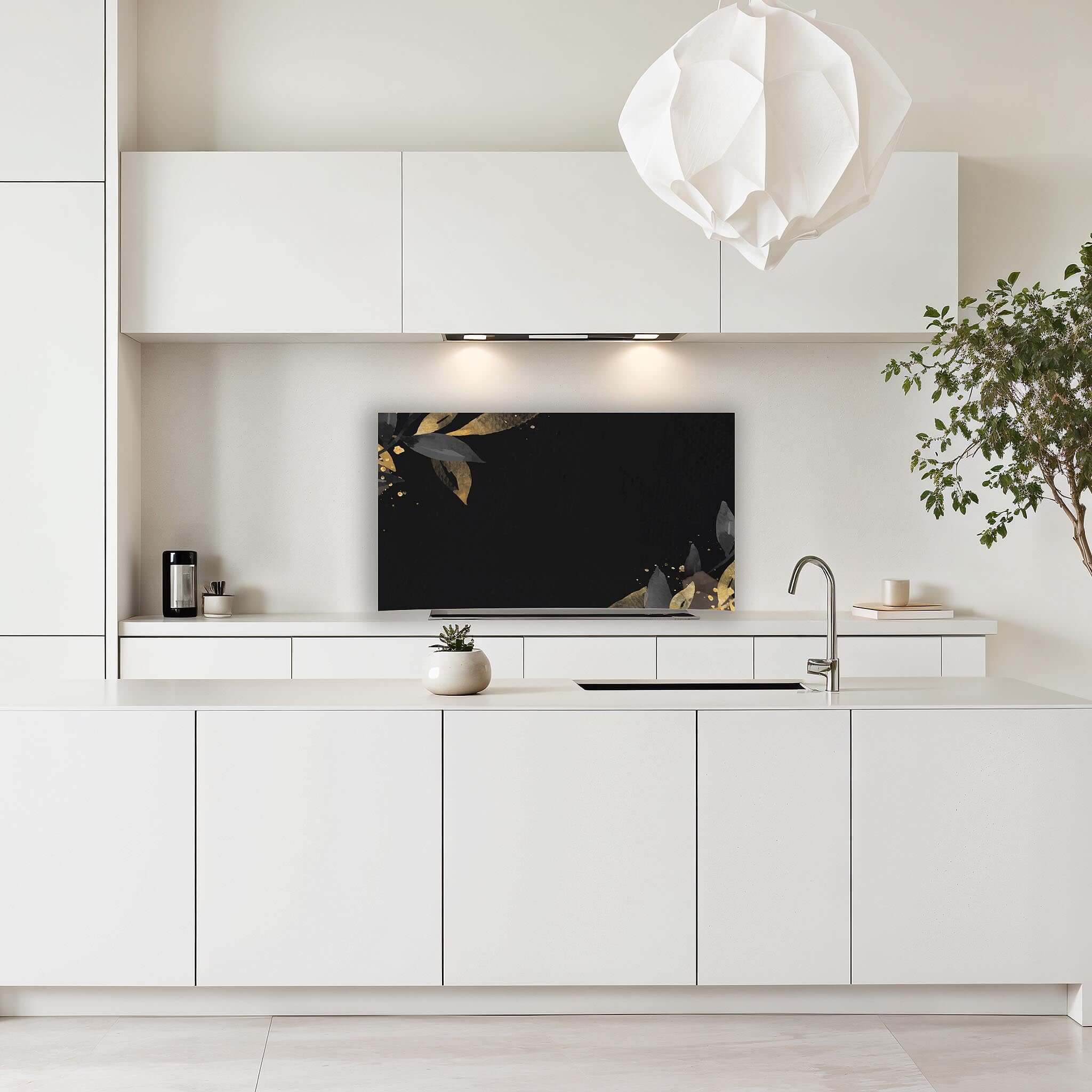 Keukenspatwand Black Olive uit de Luxury Gold collectie met elegante gouden bladeren