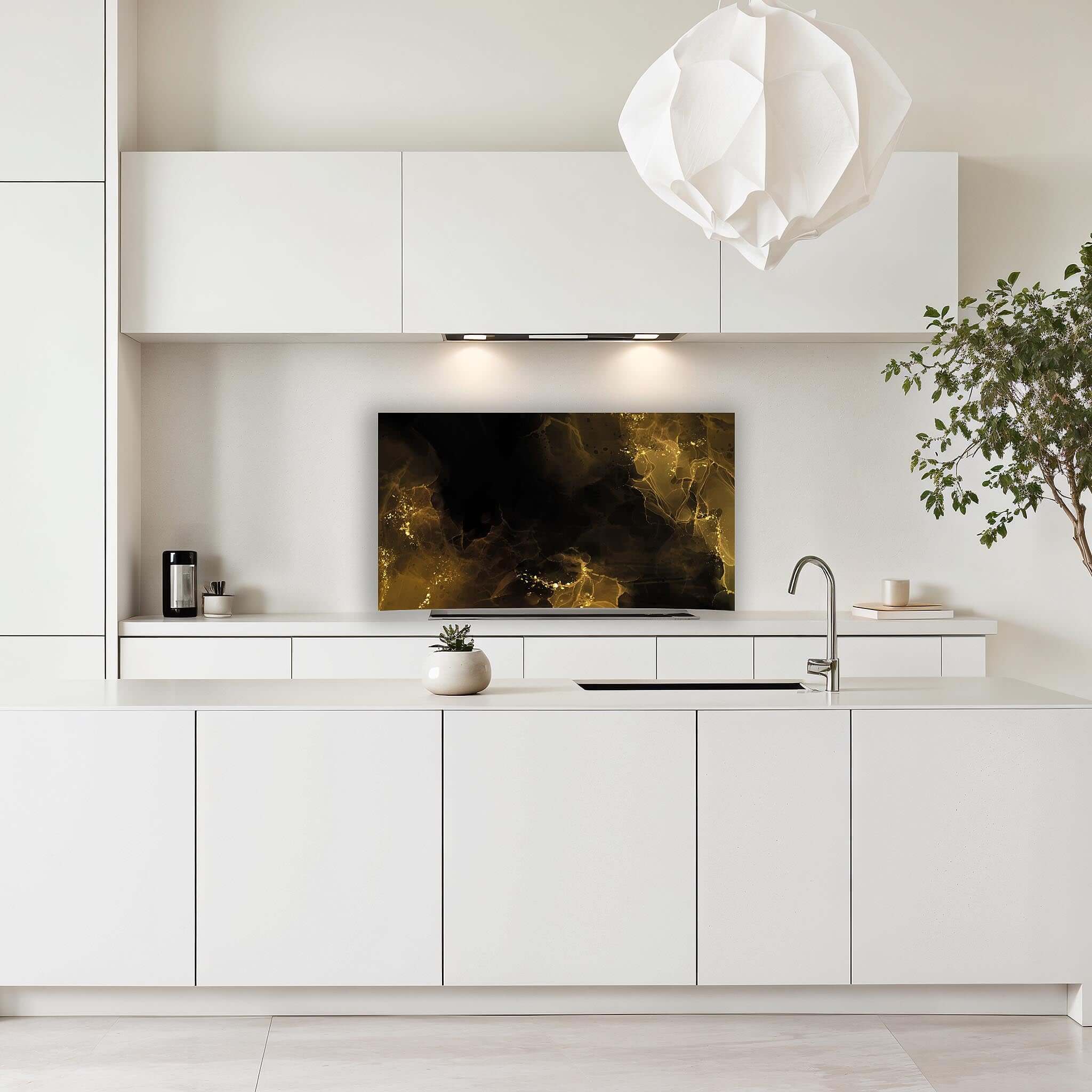 Modern keuken spatscherm in zwart met gouden rookpatroon – Golden Smoke design