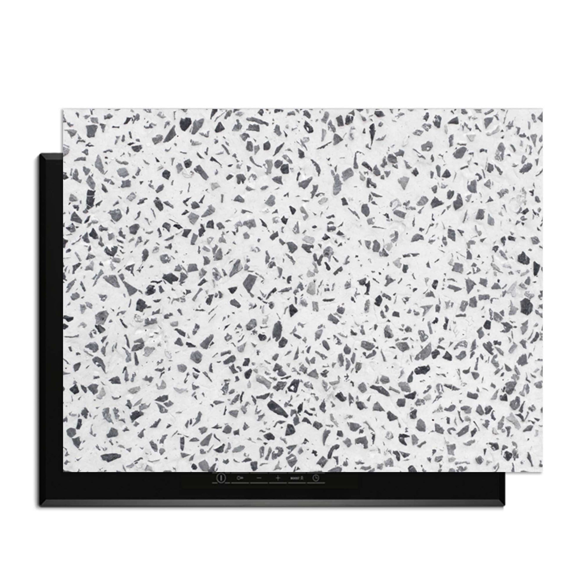 Carrara Mist - Inductie Beschermer op inductiekookplaat, elegant Italiaans marmer design.