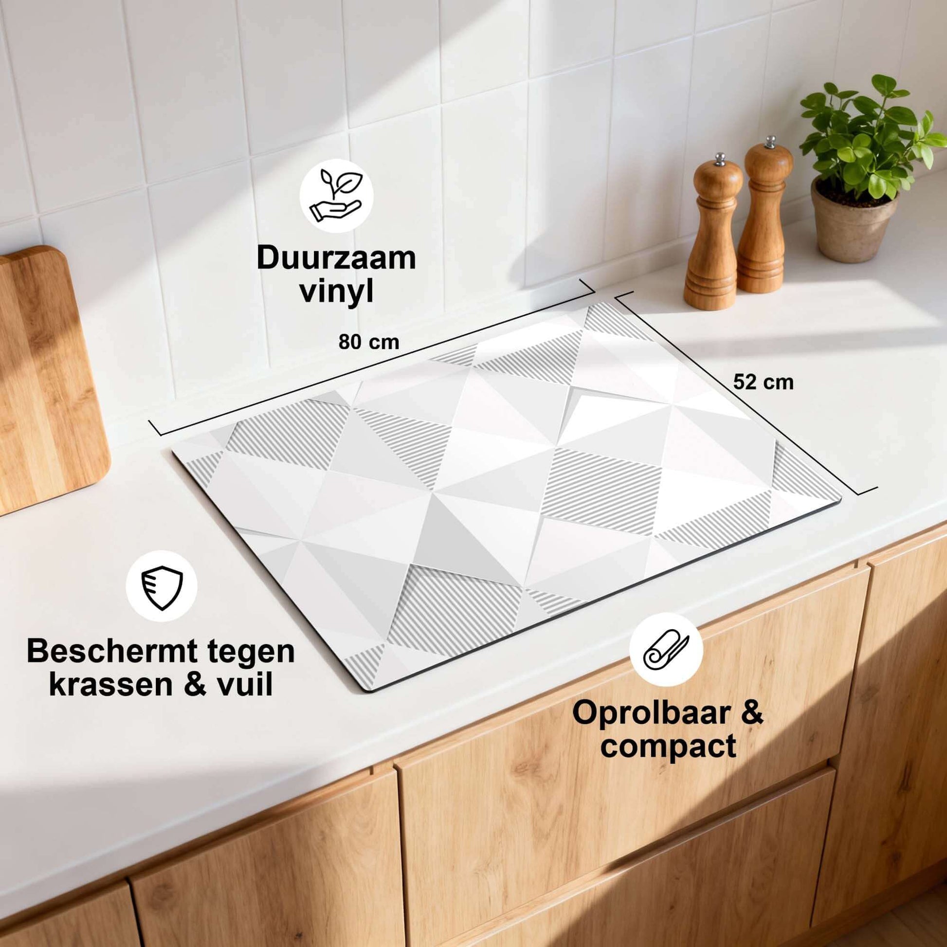 Arctic Prism – Inductie Beschermer van duurzaam vinyl, 80x52 cm, beschermt tegen krassen en vuil.
