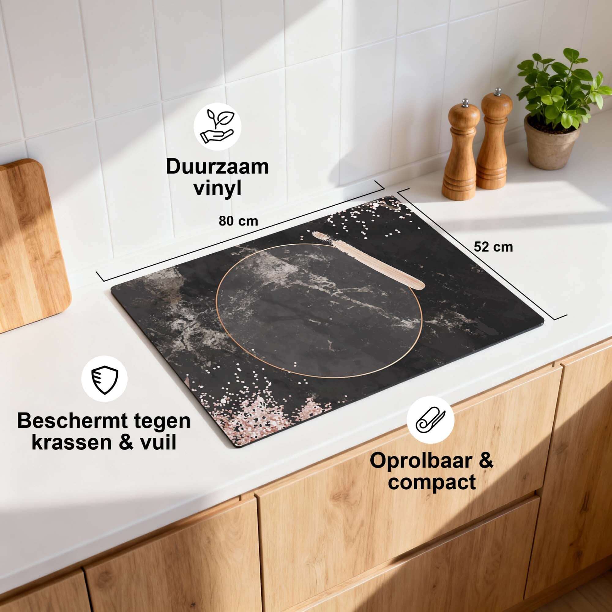 Midnight Rose - Inductie Beschermer op een keukenblad, duurzaam vinyl met elegante details.