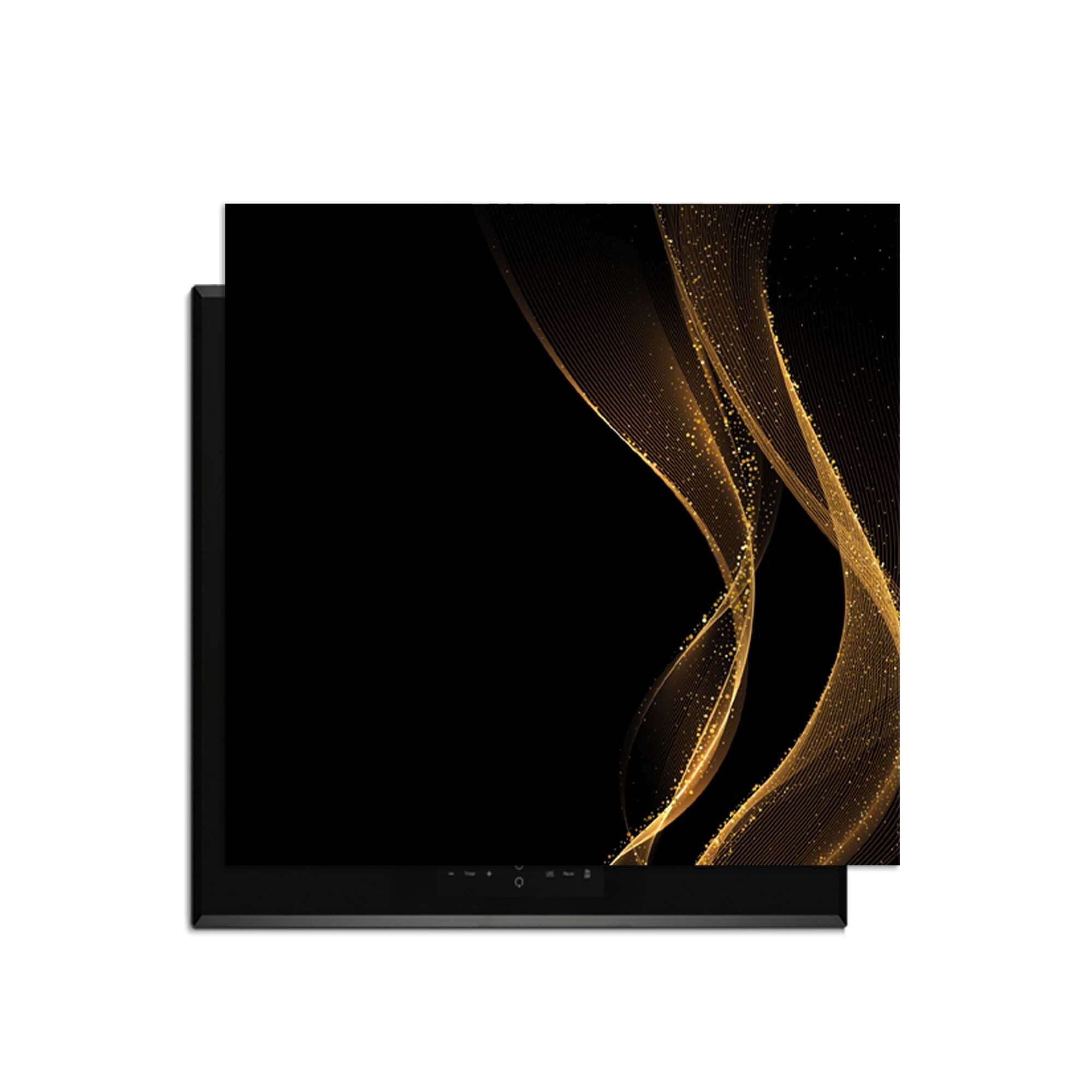 Golden Flow – Inductie Beschermer met golvende gouden print op diepzwarte achtergrond.