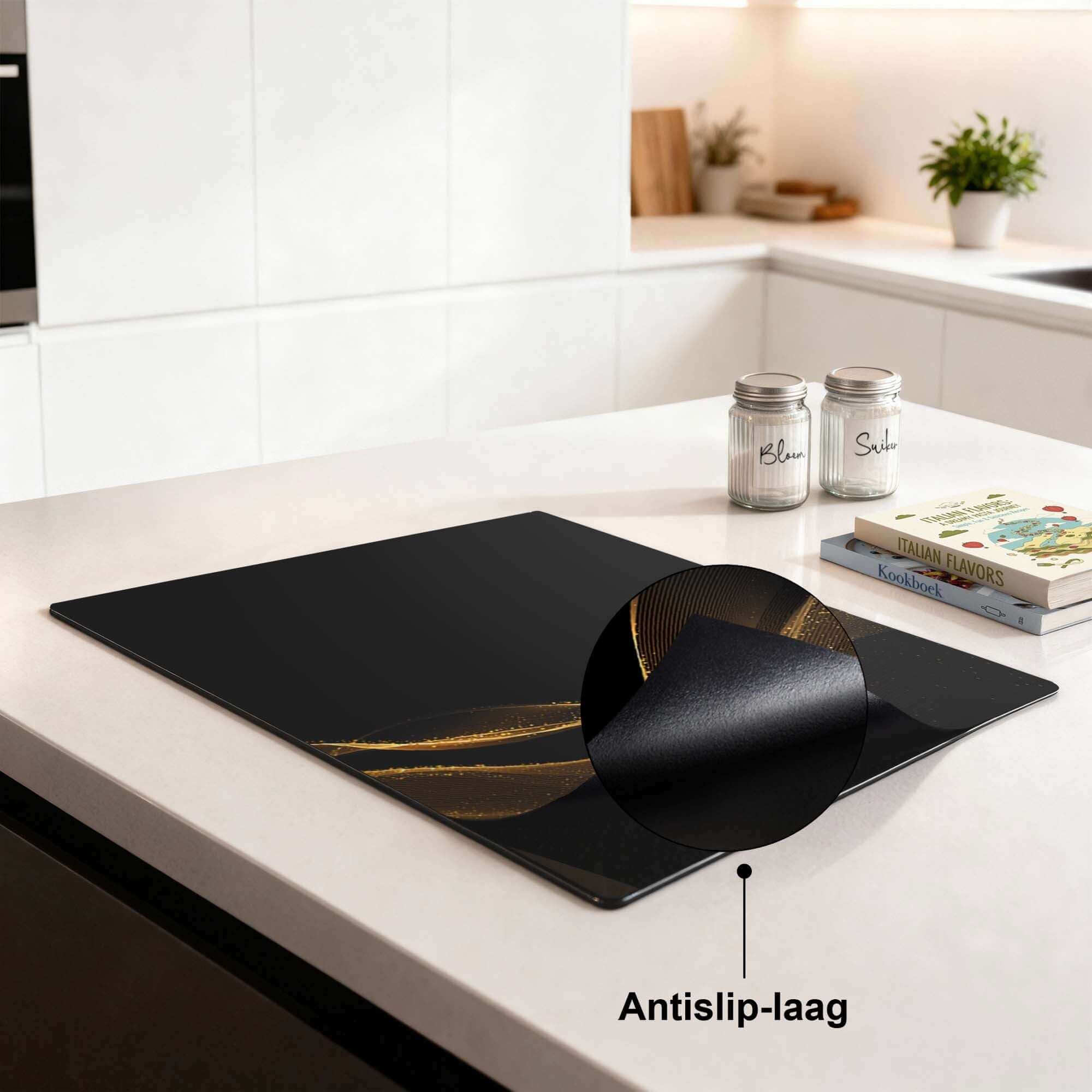 Golden Flow – Inductie Beschermer met antislip-laag voor optimale bescherming en elegantie in de keuken.