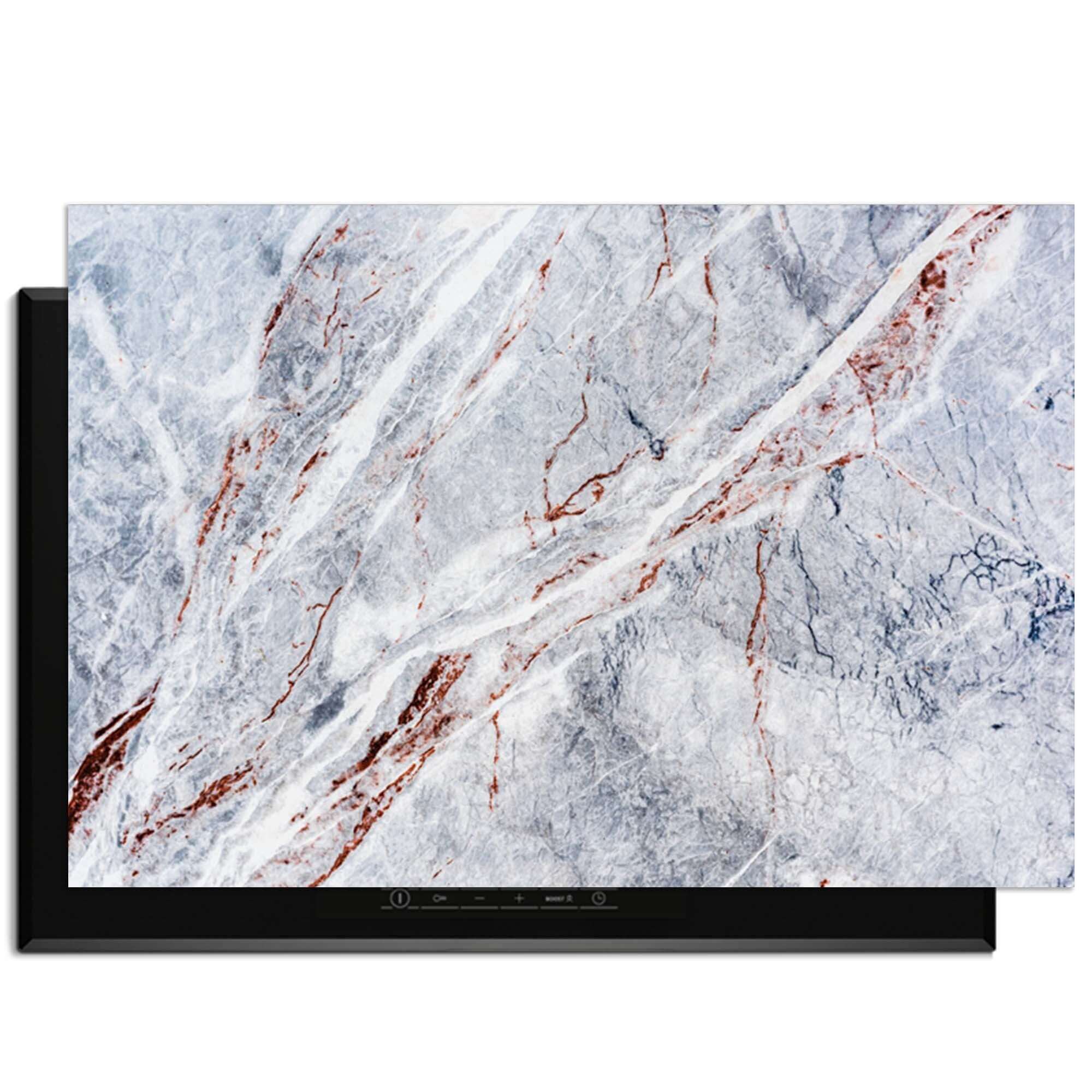 Elegant Marble – Inductie Beschermer op een inductiekookplaat, ideal voor een luxueuze uitstraling in de keuken.