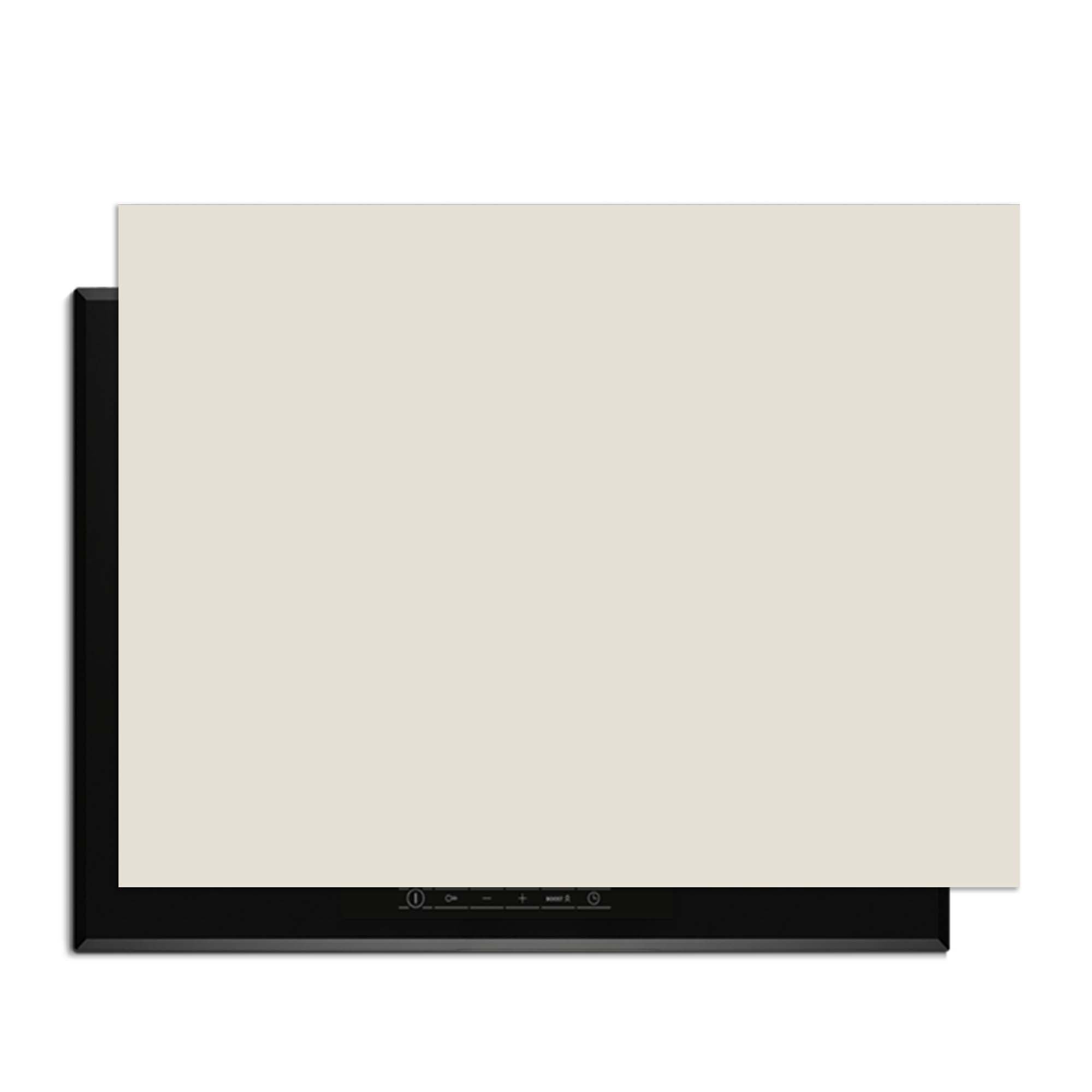 Cannoli Cream – Inductie Beschermer op een inductiekookplaat voor optimale keukenbescherming.