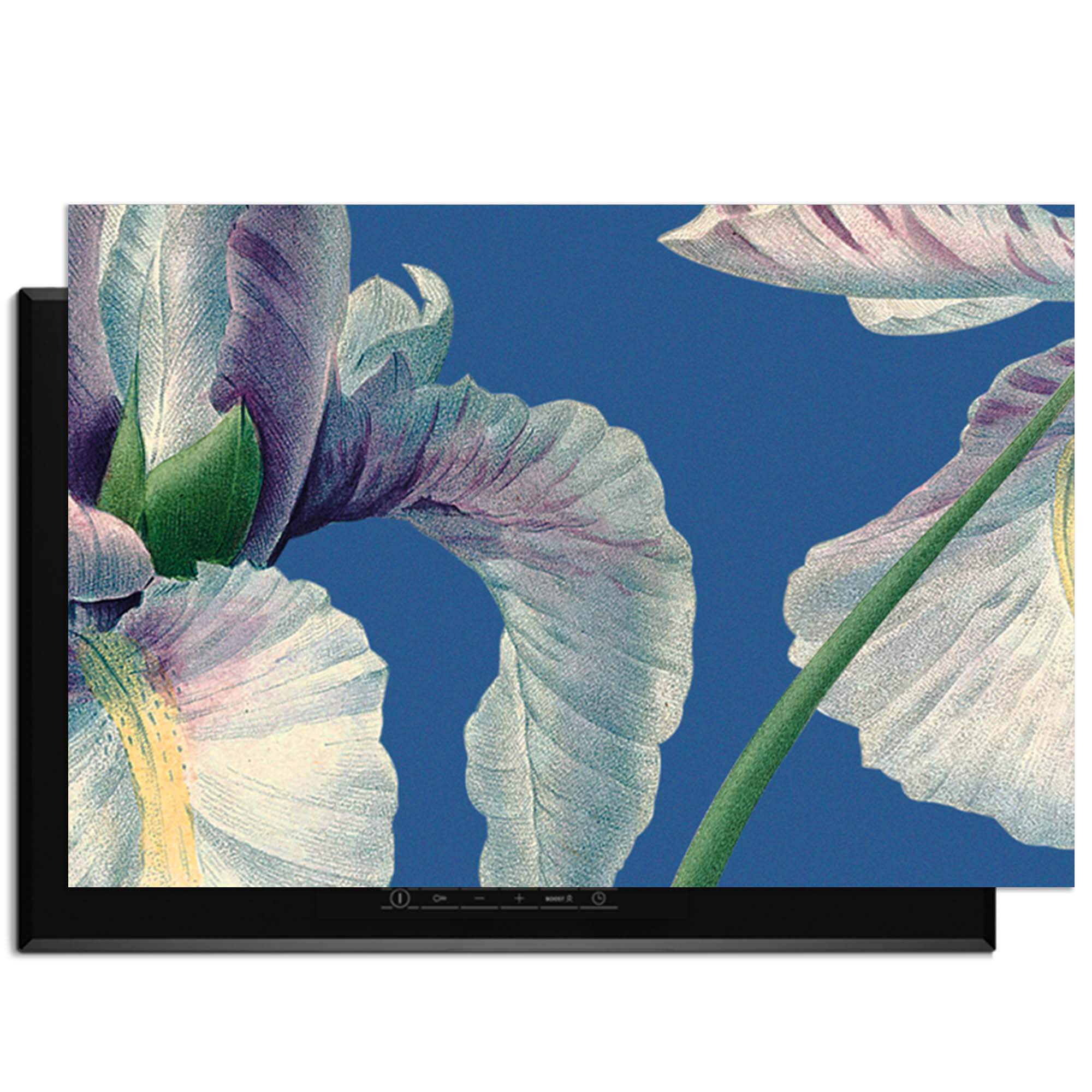 Blue Iris Grace – Inductie Beschermer met elegante blauwe irissen op een diepe achtergrond.