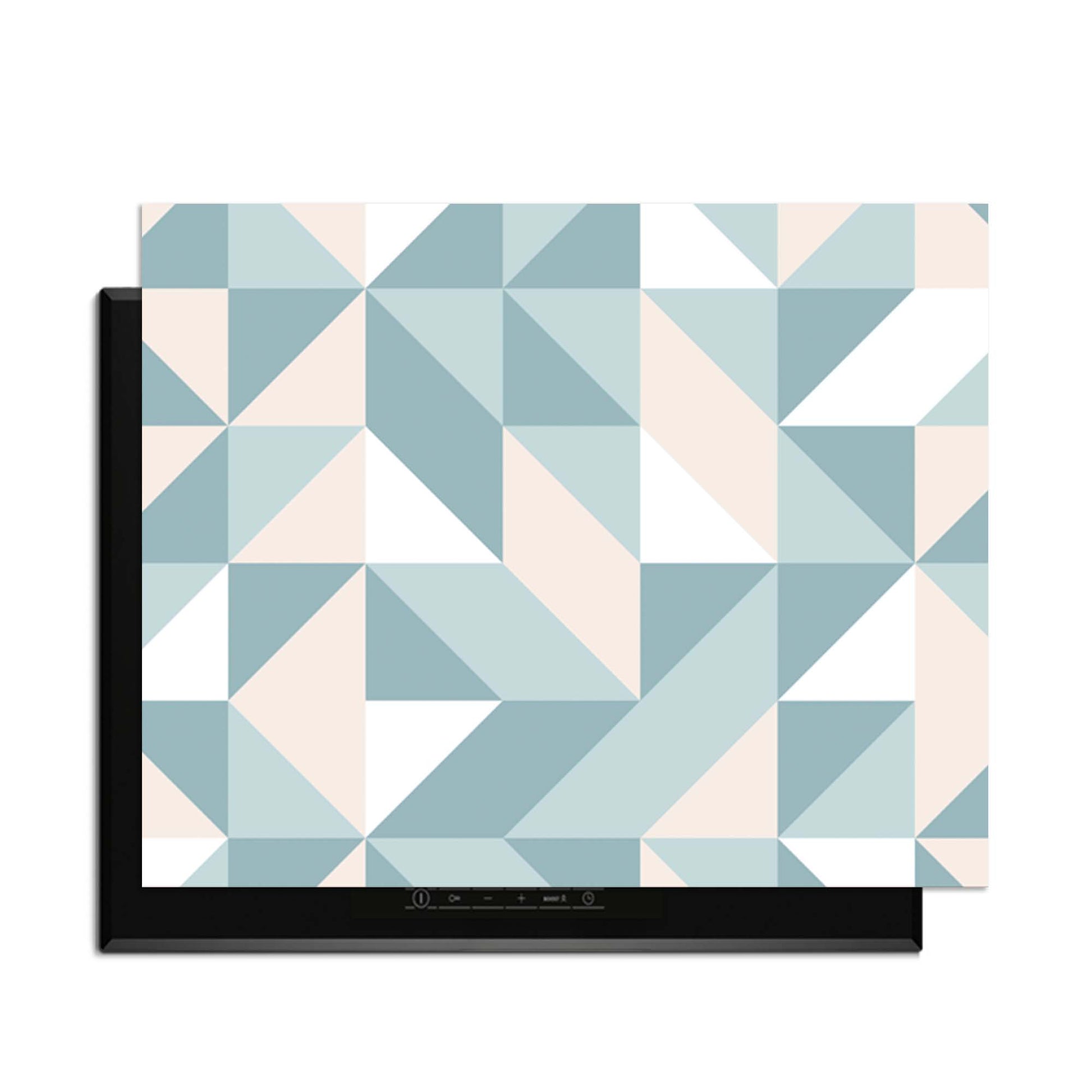 Pastel Triangles – Inductie Beschermer met speels geometrisch patroon in zachte pastelkleuren.