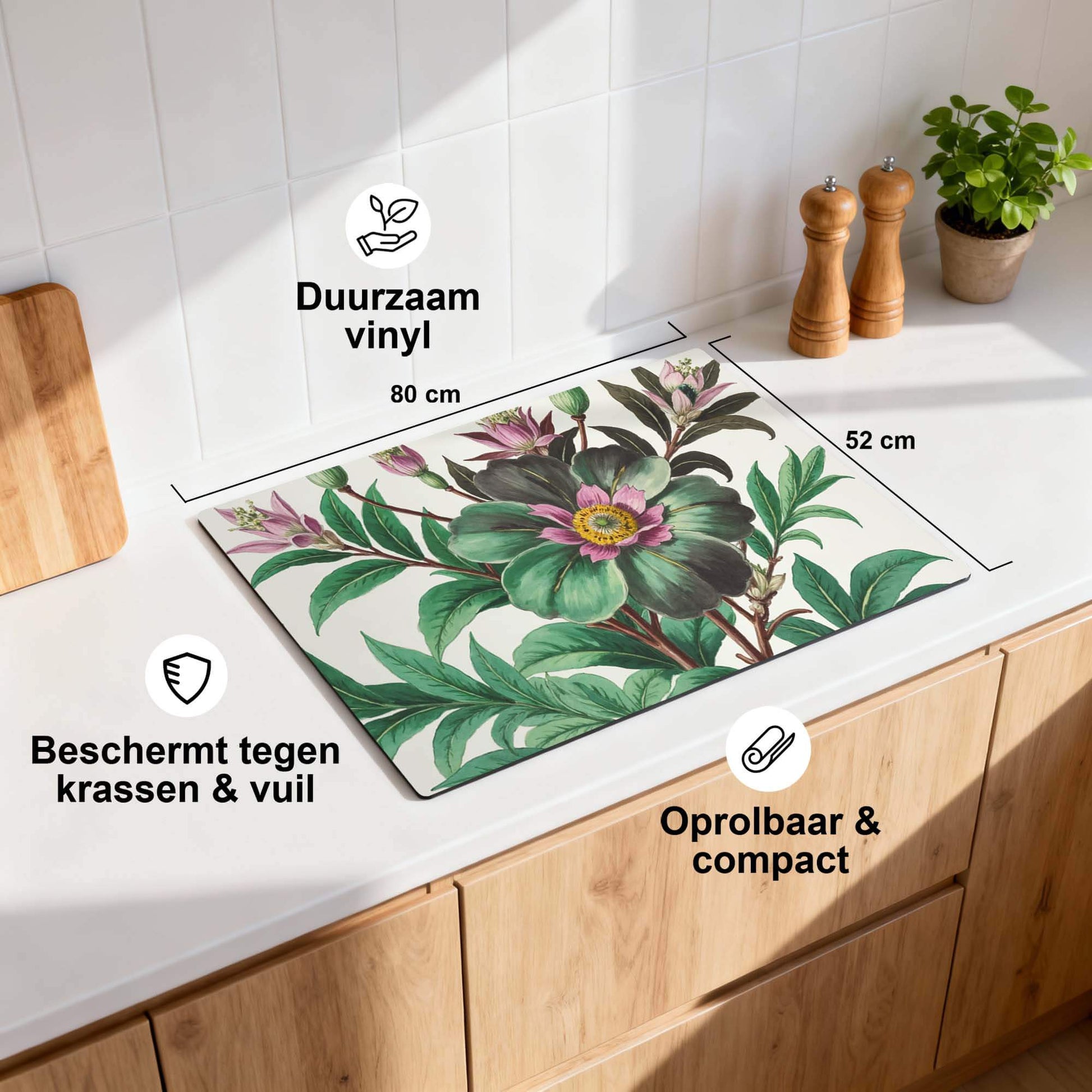 Botanical Grace – Inductie Beschermer op een keukenblad met botanische illustraties en afmetingen.