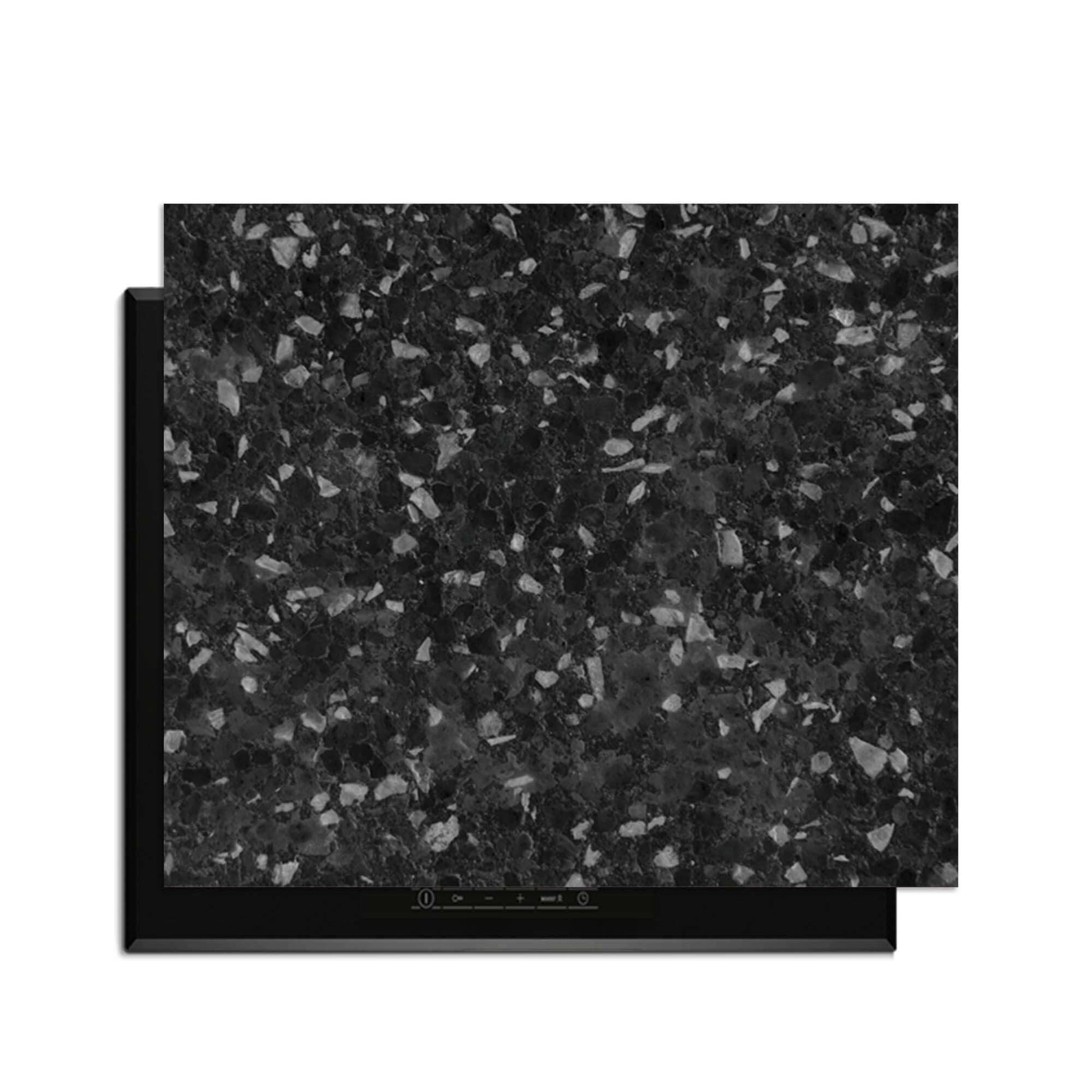 Obsidian Granite - Inductie Beschermer met elegante zwarte en grijze granietprint voor moderne keukens.