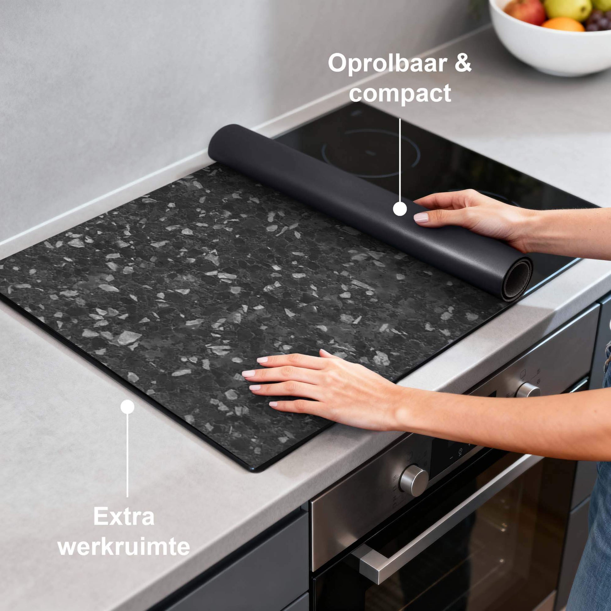 Obsidian Granite - Inductie Beschermer op een aanrecht voor extra werkruimte en compact gebruik.