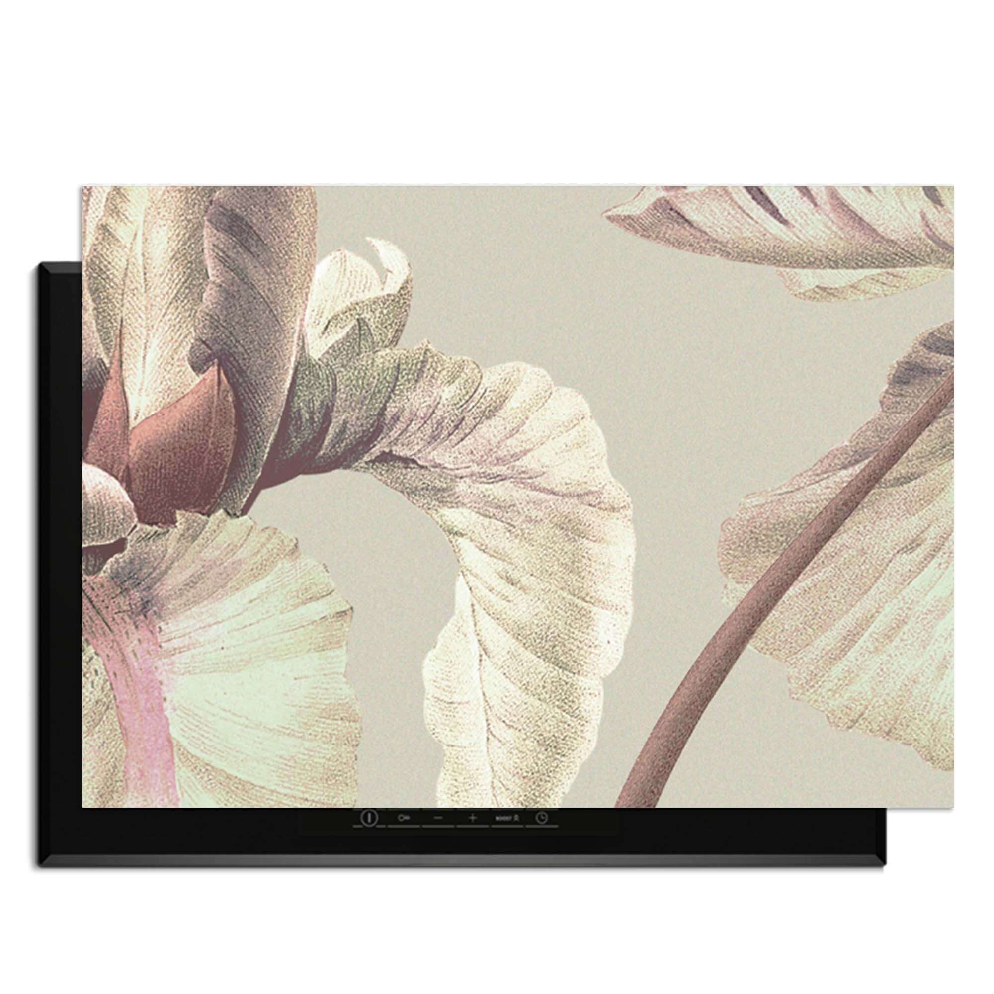 Blush Iris – Inductie Beschermer met elegant bloemenontwerp voor een stijlvolle keuken.