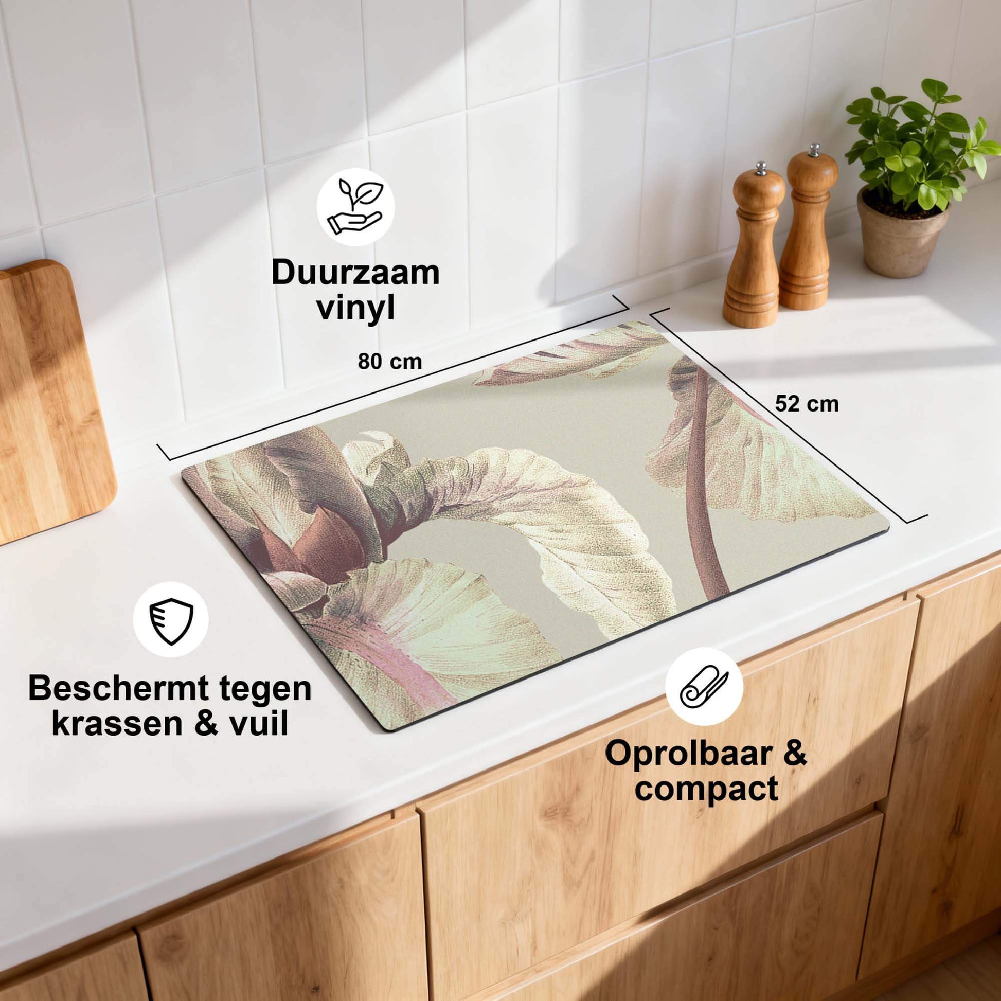 Blush Iris – Inductie Beschermer op een keukenblad, beschermend en elegant ontwerp in pastelkleuren.