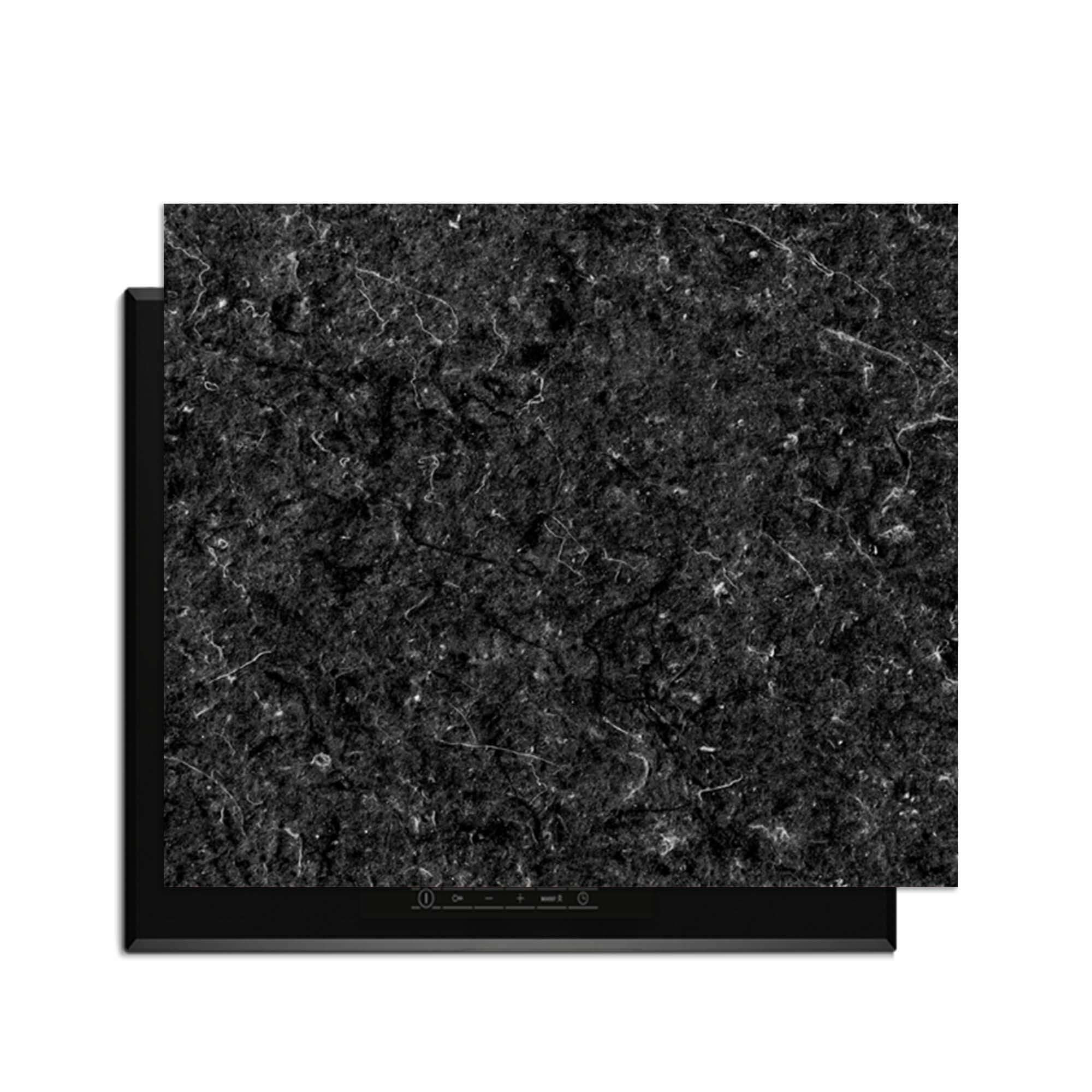 Nero Marble - Inductie Beschermer met luxe zwart marmerpatroon op kookplaat.