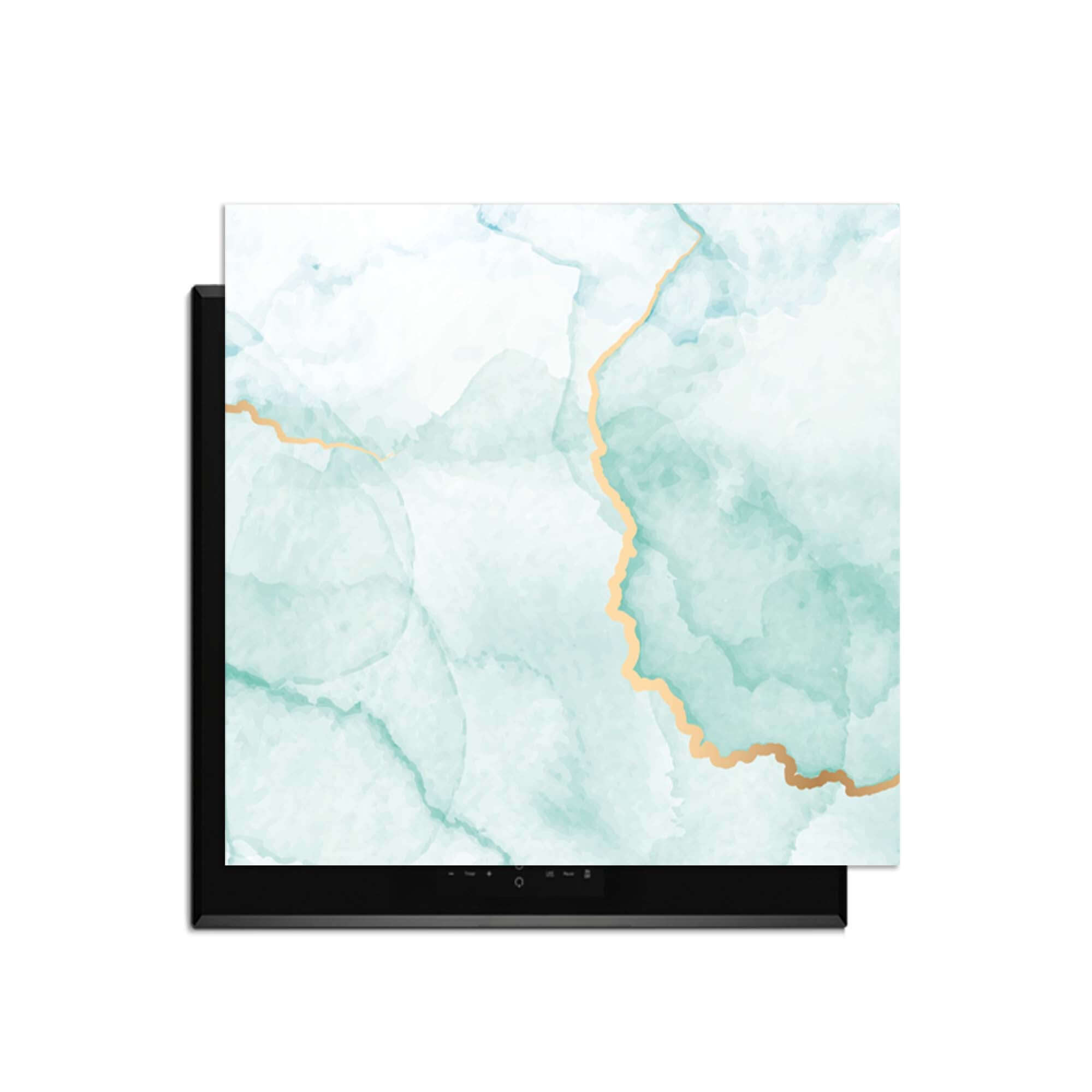 Misty Jade – Inductie Beschermer met zacht jadegroen en gouden accenten voor keuken stijl.