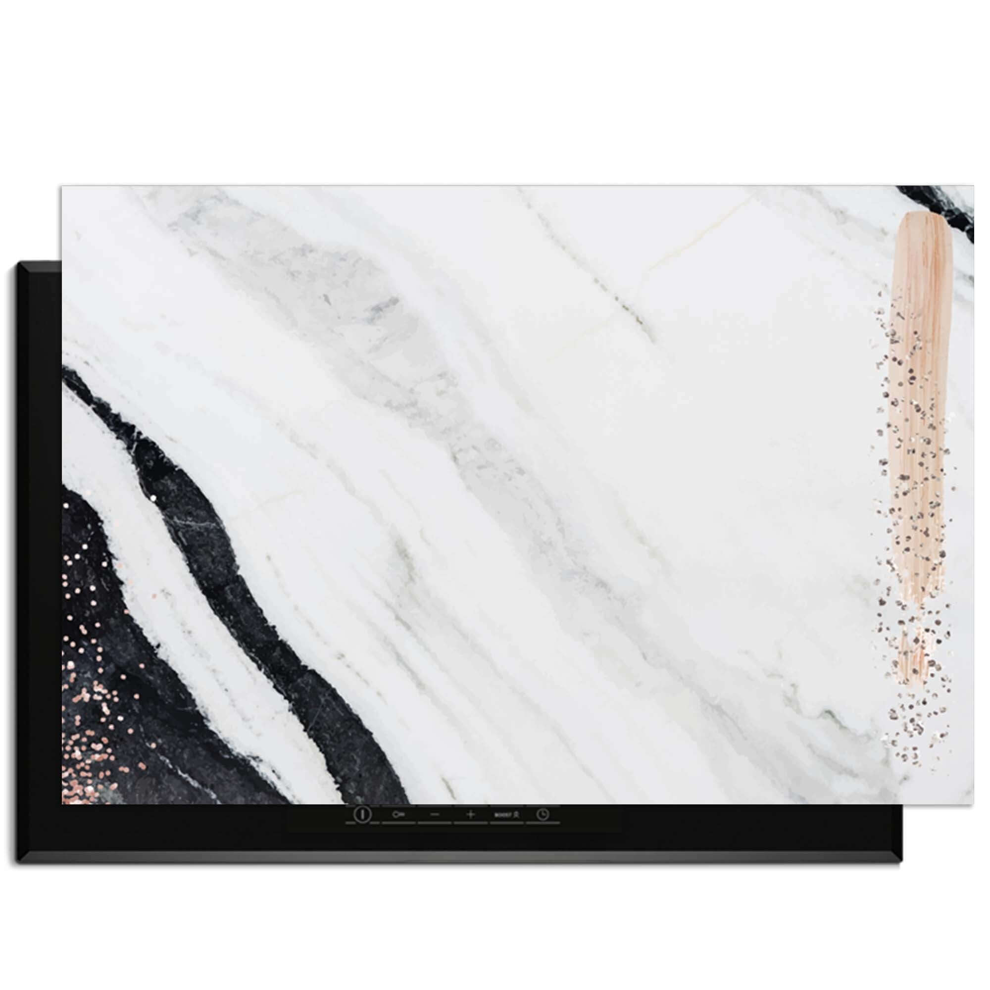 Marble Blush - Inductie Beschermer met luxe marmerlook en bronsdetails, elegant voor in de keuken.