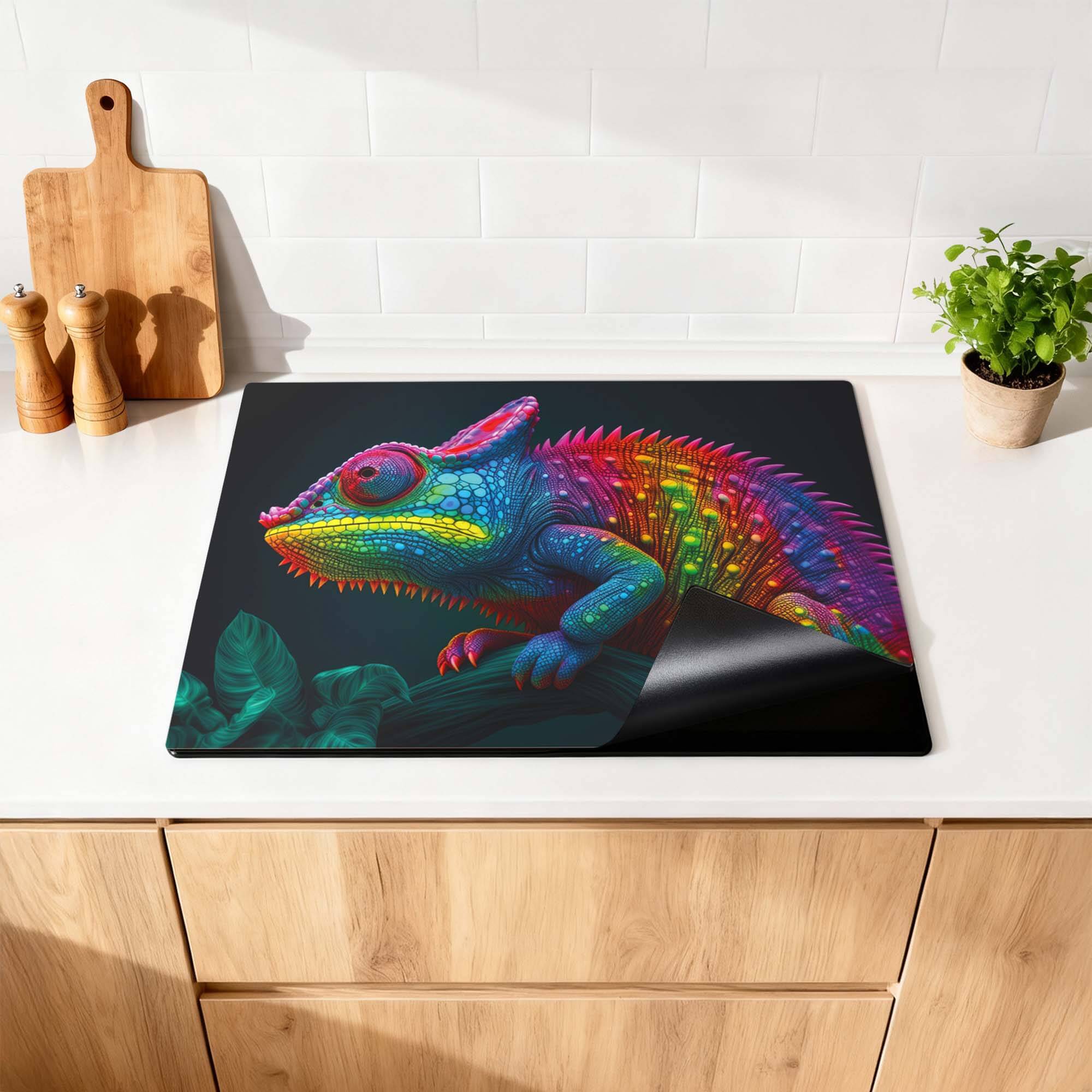 Neon Chameleon – Inductie Beschermer met levendige kleuren op een keukenoppervlak