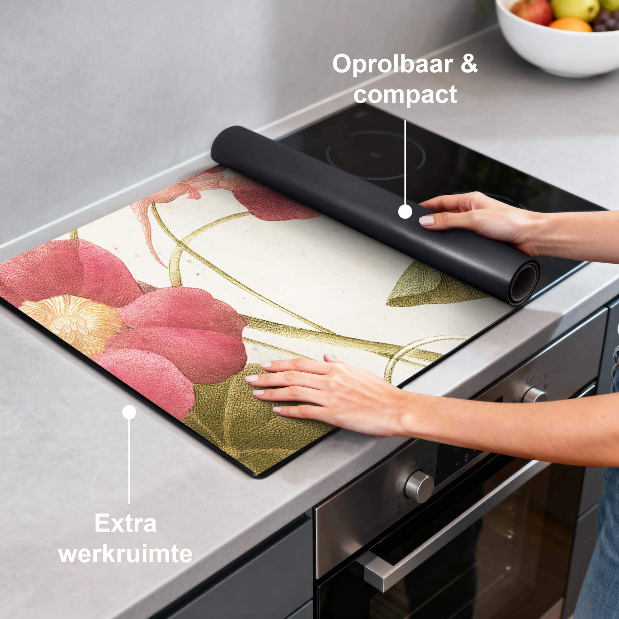 Petal Whisper – Inductie Beschermer op een moderne keuken met oplaadbare en compacte functie.