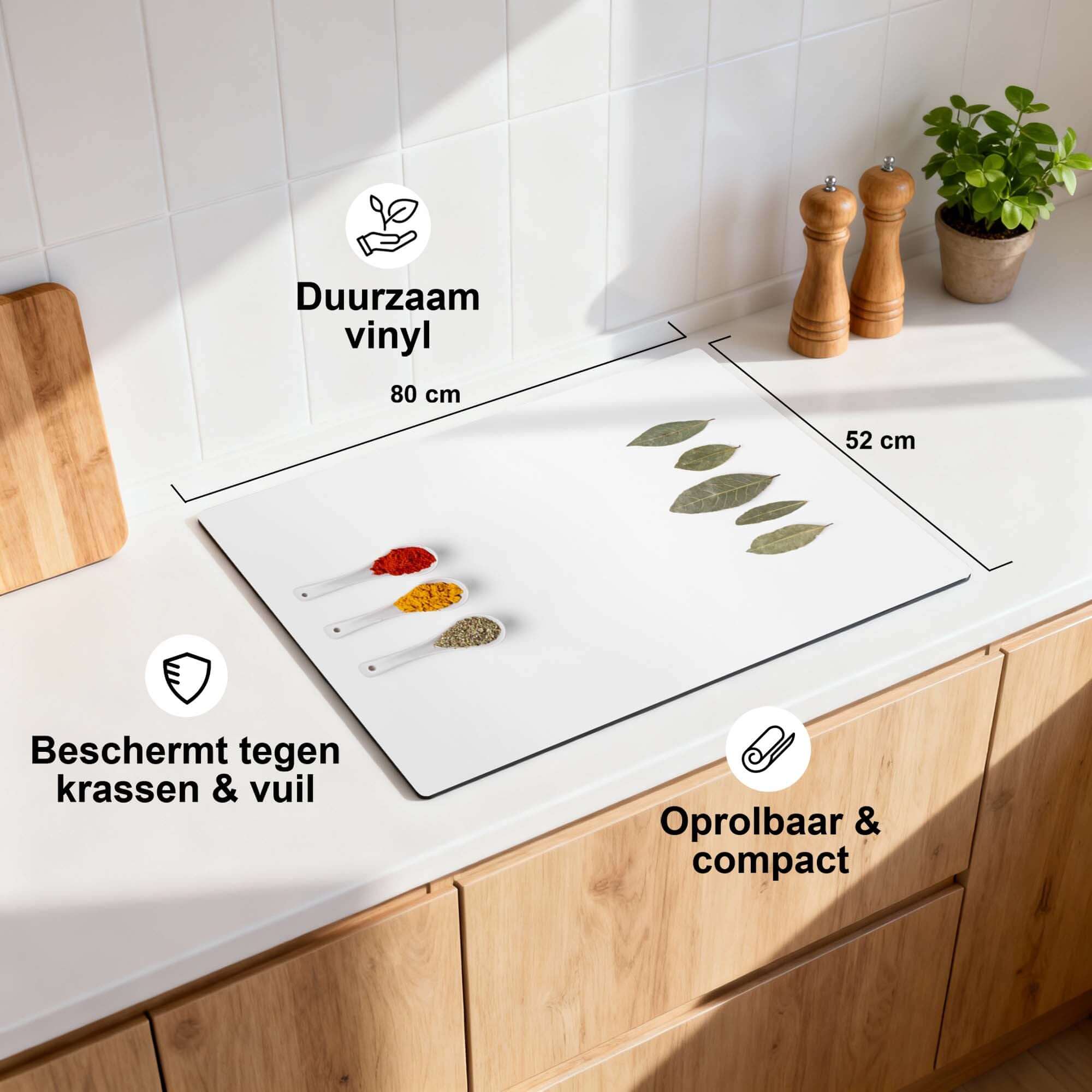 Bay & Blend - Inductie Beschermer van duurzaam vinyl, 80x52 cm, beschermt tegen krassen en vuil in de keuken.