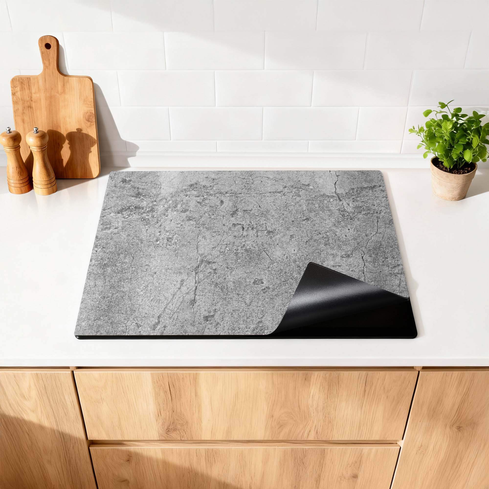 Urban Stone inductiebeschermer als stijlvolle toevoeging aan een minimalistische keuken