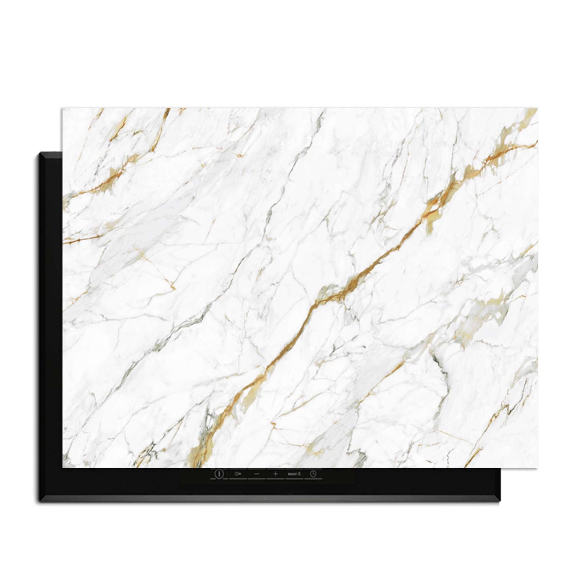 Calacatta Gold - Inductie Beschermer op inductiekookplaat met wit marmerdesign en gouden aders.