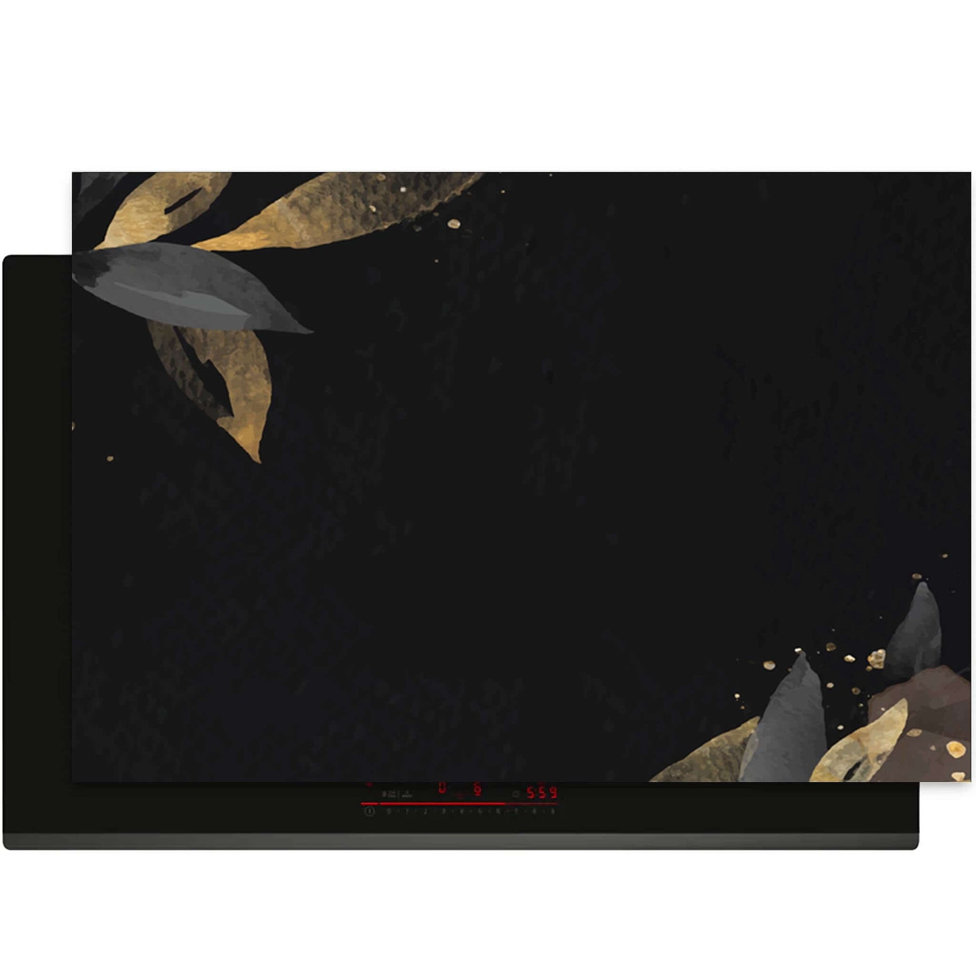 Black Olive inductie beschermer – minimalistisch zwart design met gouden en grijze olijfbladeren op inductiekookplaat
