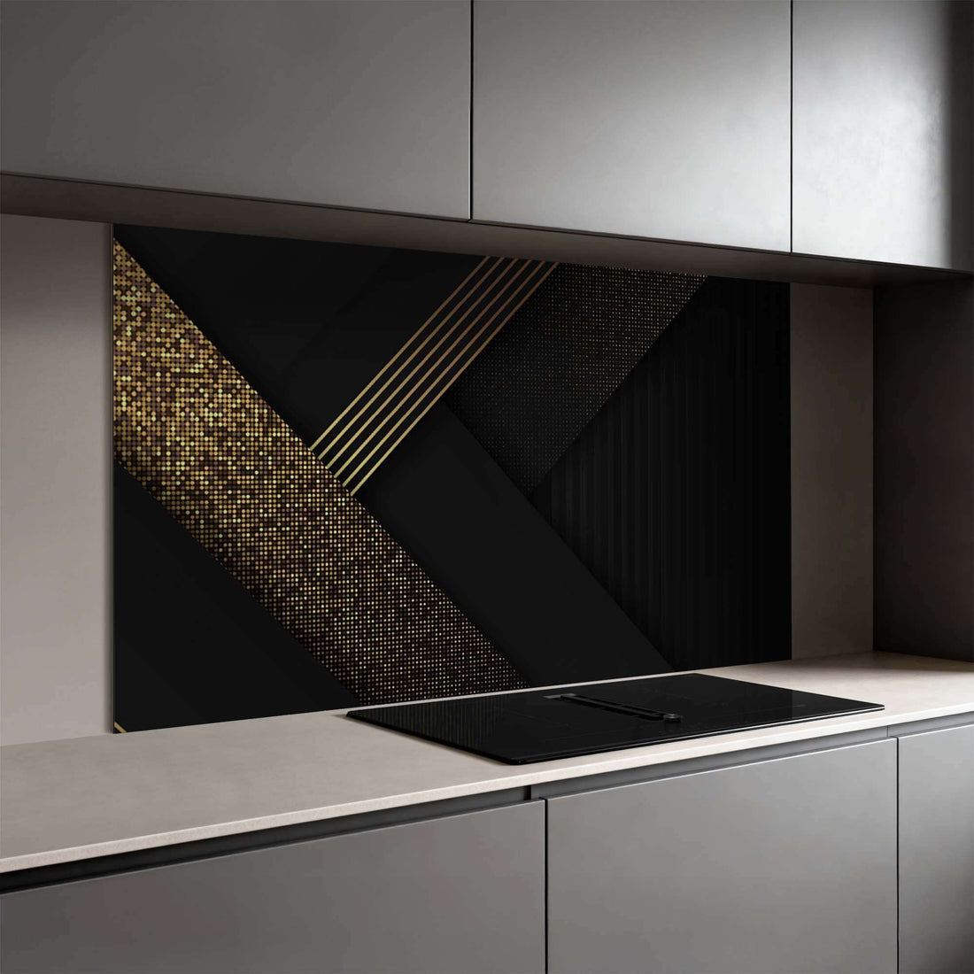 Golden Geometry Spatscherm in moderne keuken met een geometrisch zwarte en gouden spatwand voor stijlvol keukendesign en luxe uitstraling.