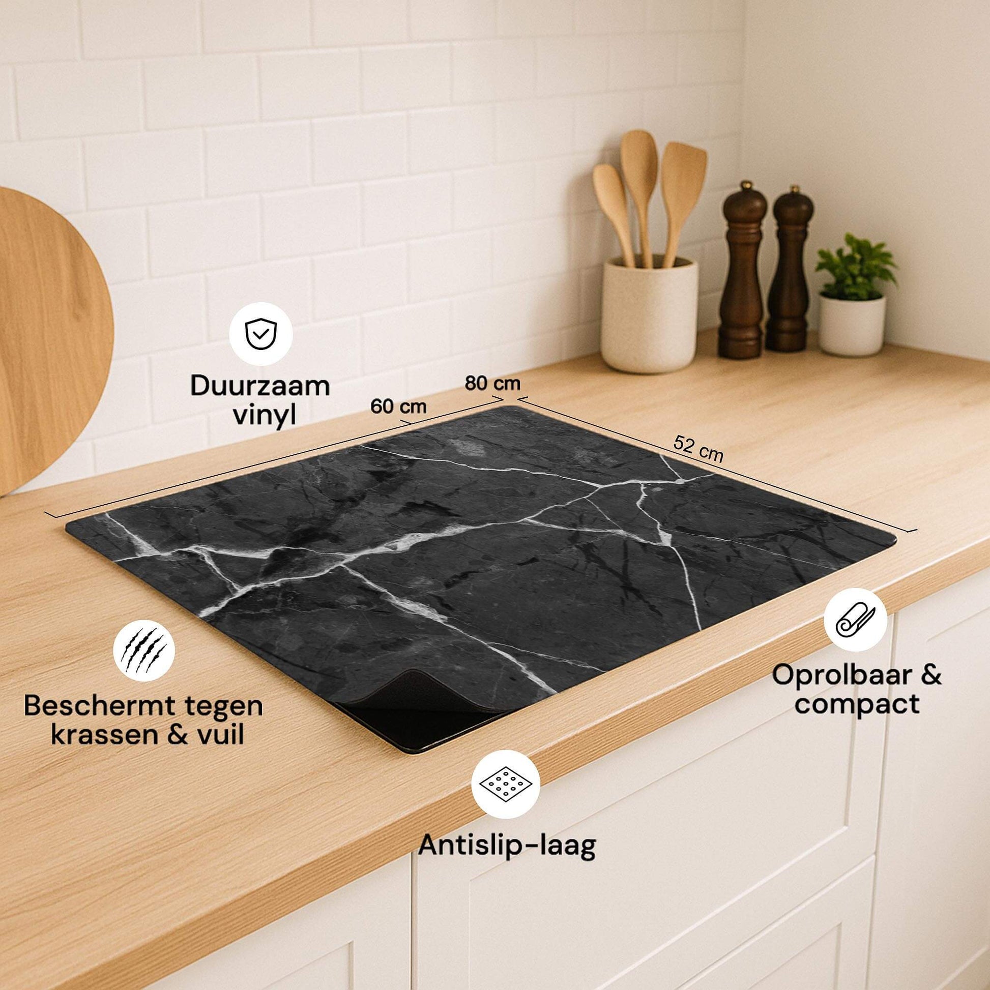 Overzicht van de Black Marble inductie beschermer met specificaties zoals afmetingen en antislip-laag