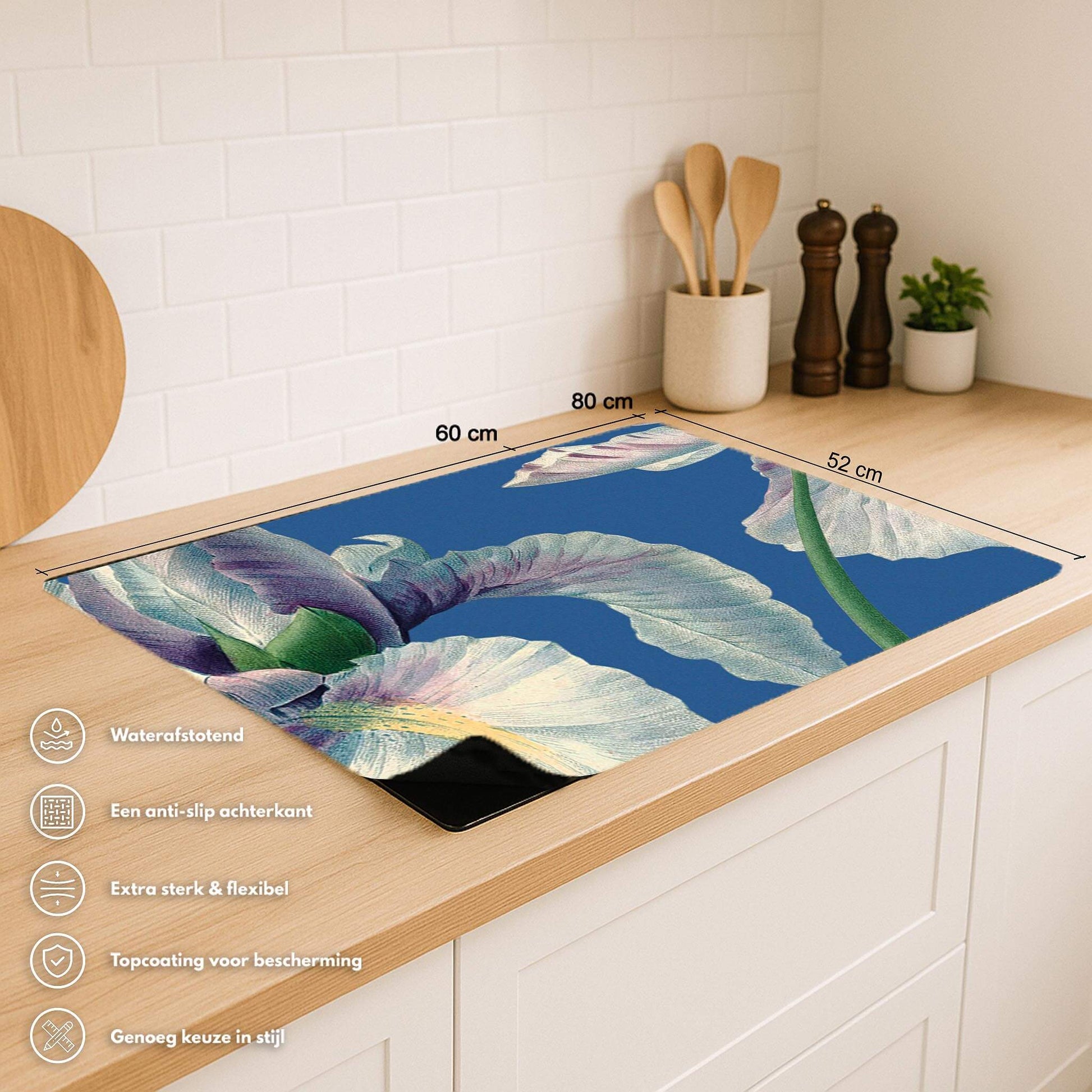Blue Iris Grace inductiebeschermer met maten en productvoordelen in keukensetting