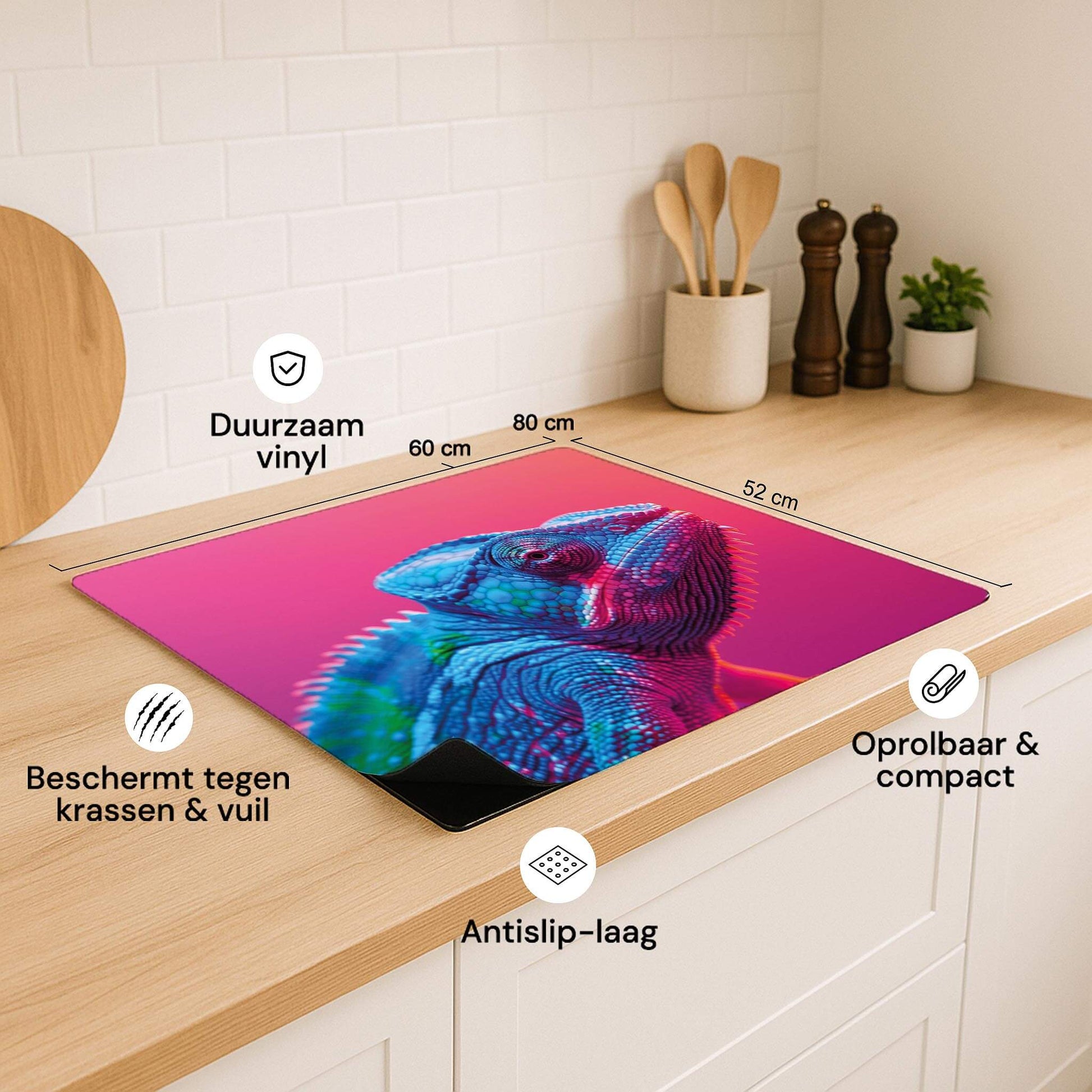 Inductiebeschermer met kameleonprint, afmetingen 60x49 cm en productkenmerken weergegeven