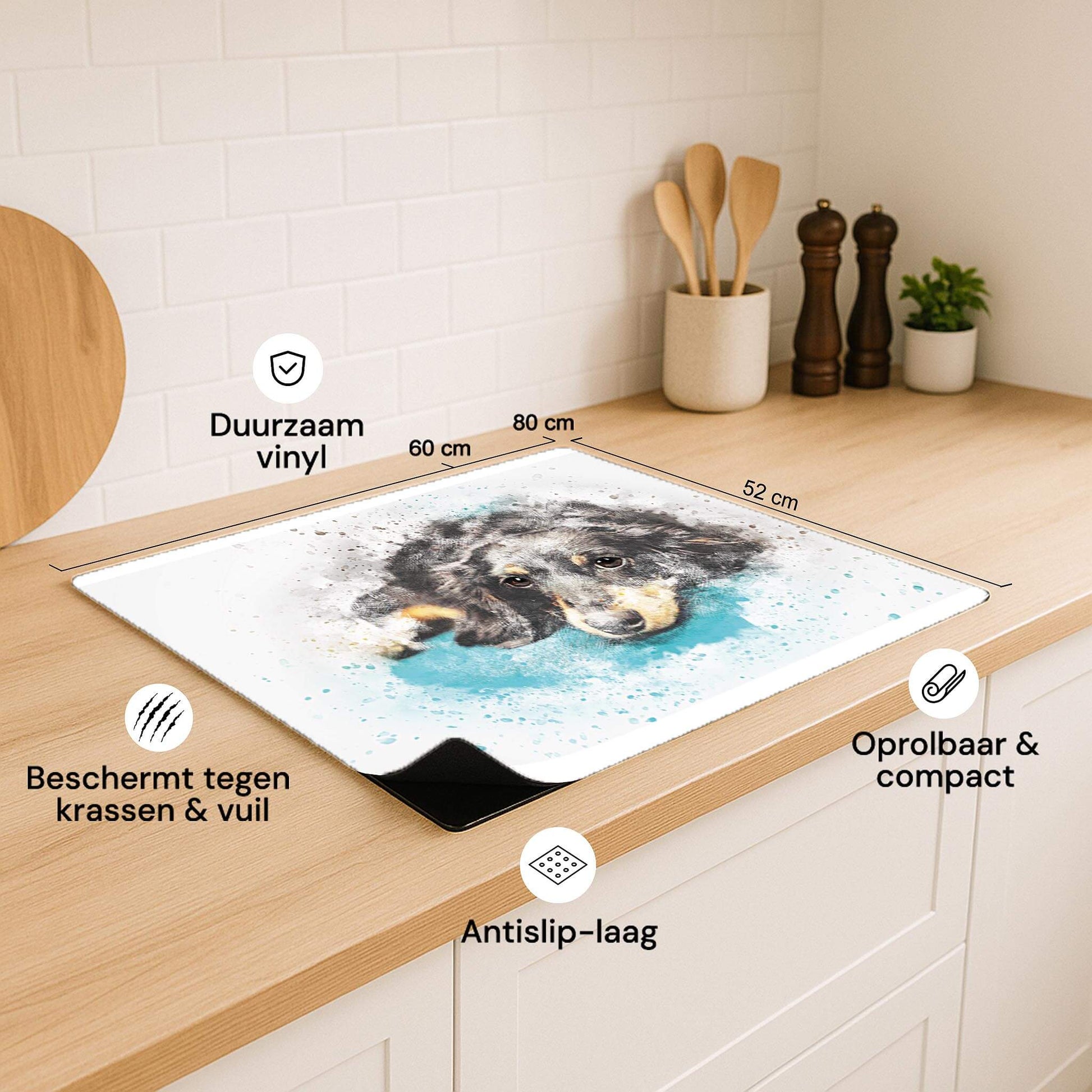 Inductiebeschermer met teckel print, specificaties als afmetingen, antislip en materiaal uitgelicht
