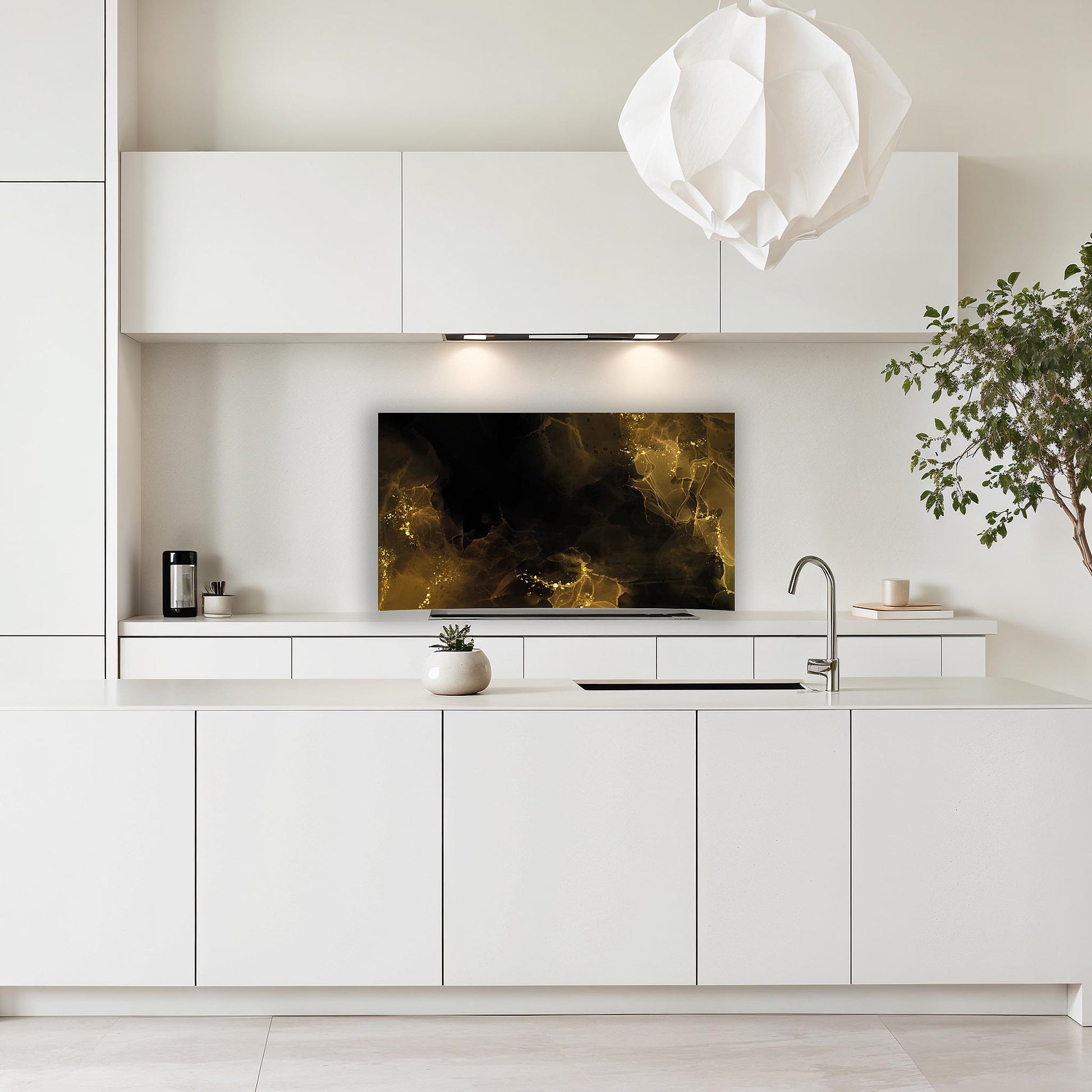 Modern keuken spatscherm in zwart met gouden rookpatroon – Golden Smoke design