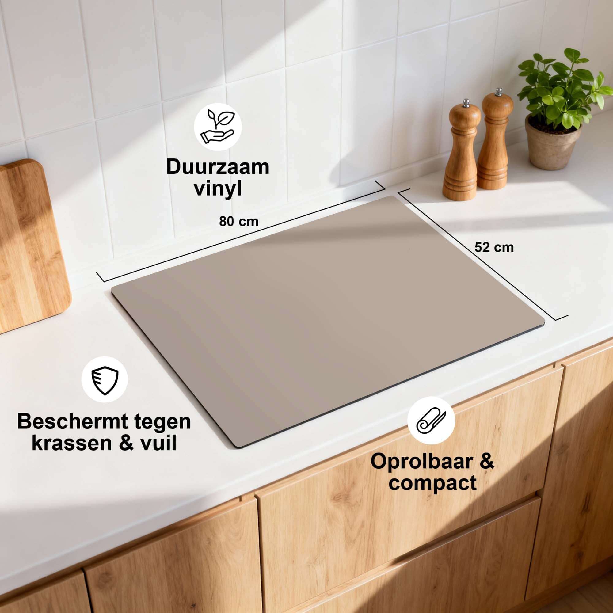 Sandy Jitney – Inductie Beschermer op een keukenblad, duurzaam vinyl, 80x52 cm, beschermt tegen krassen en vuil.