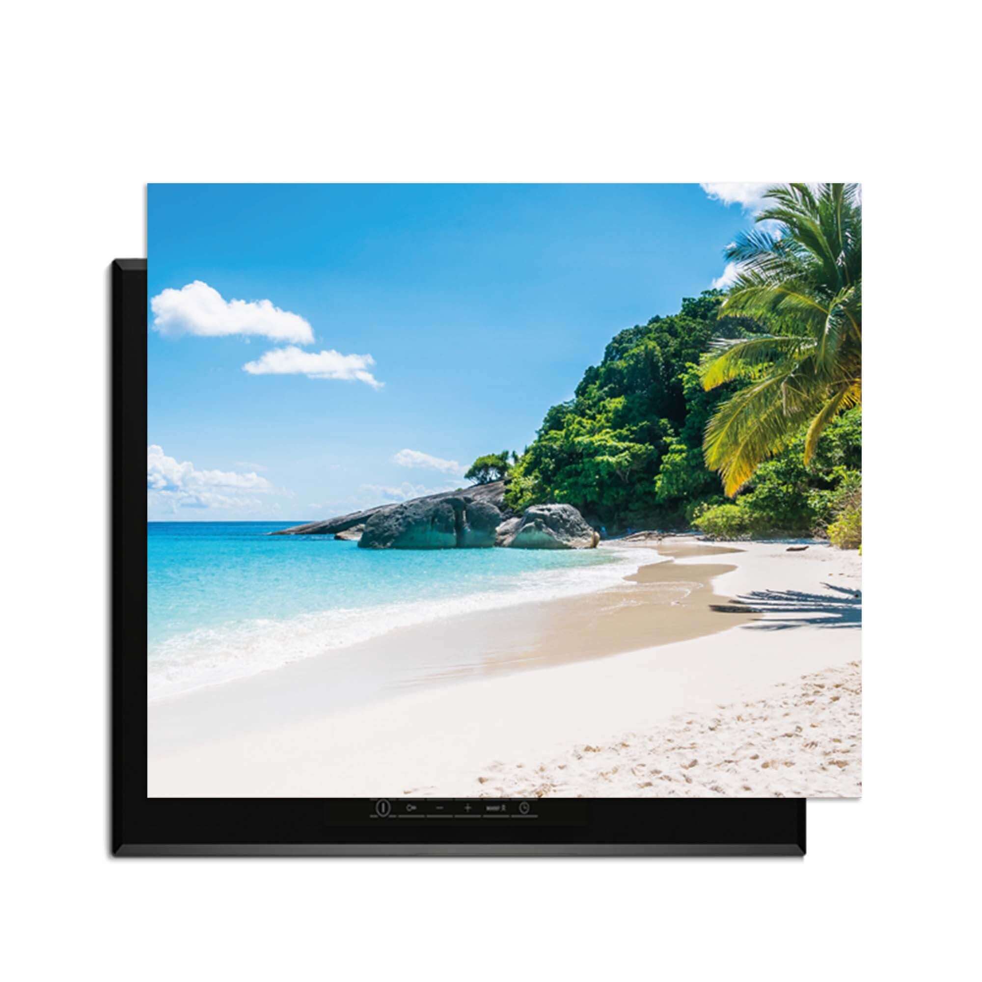 Tropical Escape – Inductie Beschermer met uitzicht op tropisch strand en palmbomen.