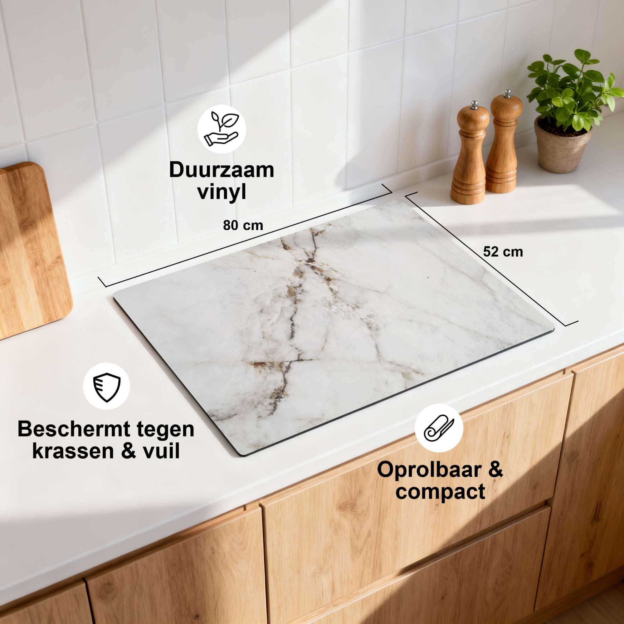 Pure Marble – Inductie Beschermer op keukenblad, duurzaam vinyl, beschermt tegen krassen en vuil.