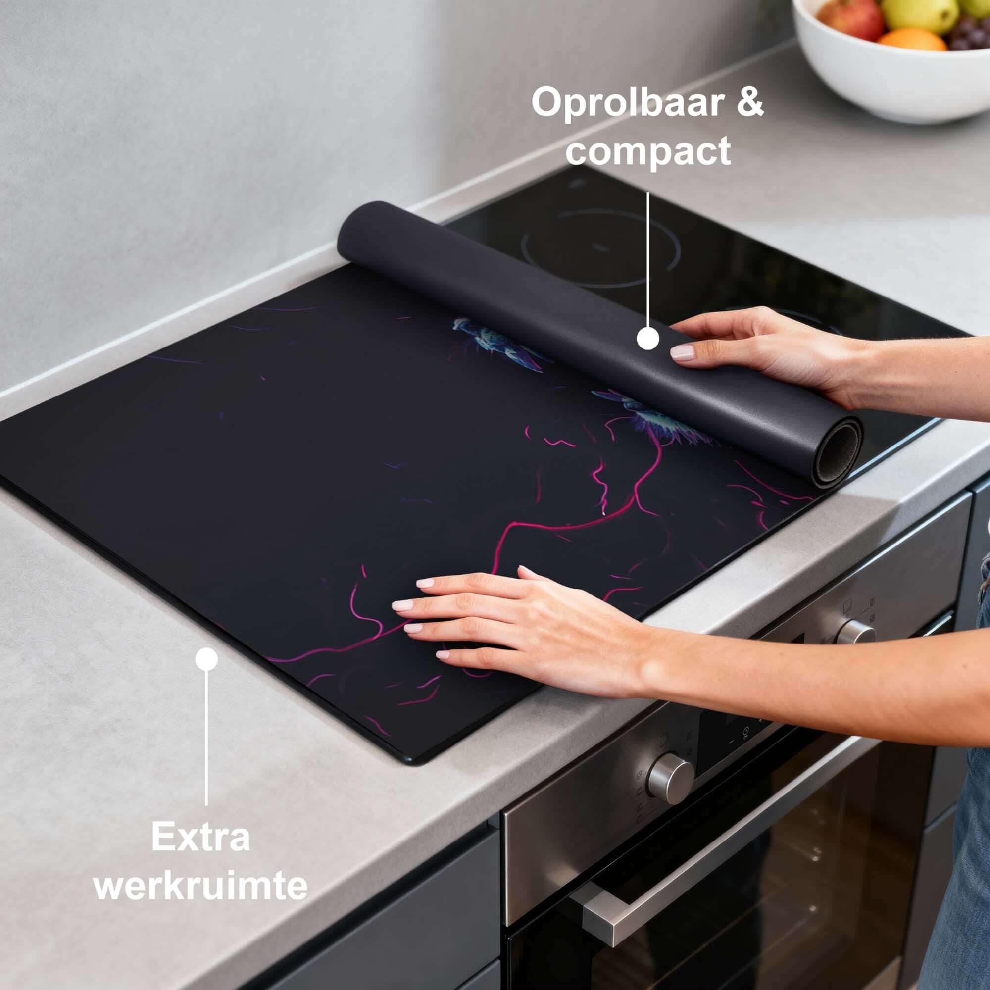 Neon Roar - Induction Protector auf einer modernen Küche mit extra Arbeitsfläche und verstaubarem Design.