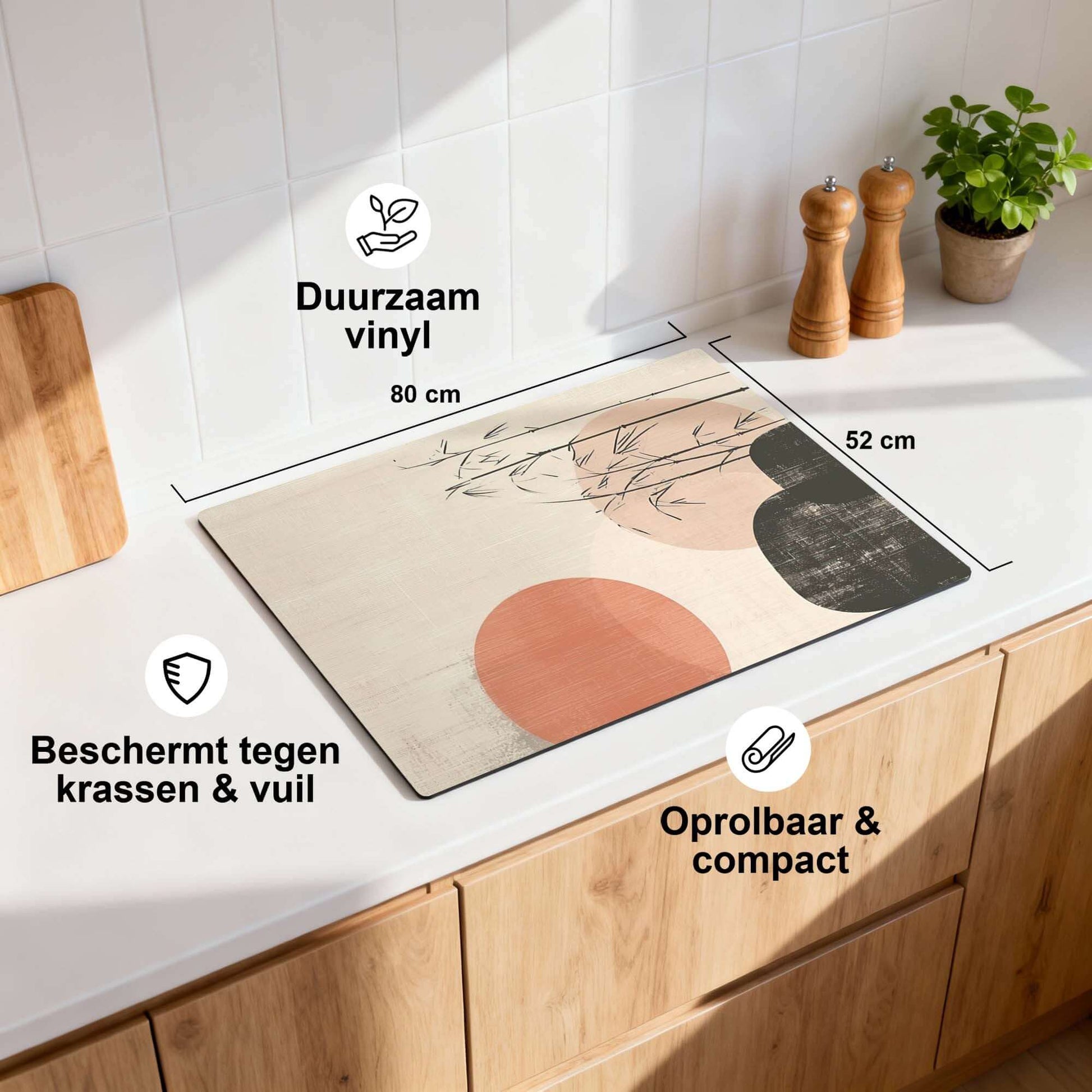 Zen Balance – Japandi Inductie Beschermer, duurzaam vinyl, 80x52 cm, beschermt tegen krassen en vuil.