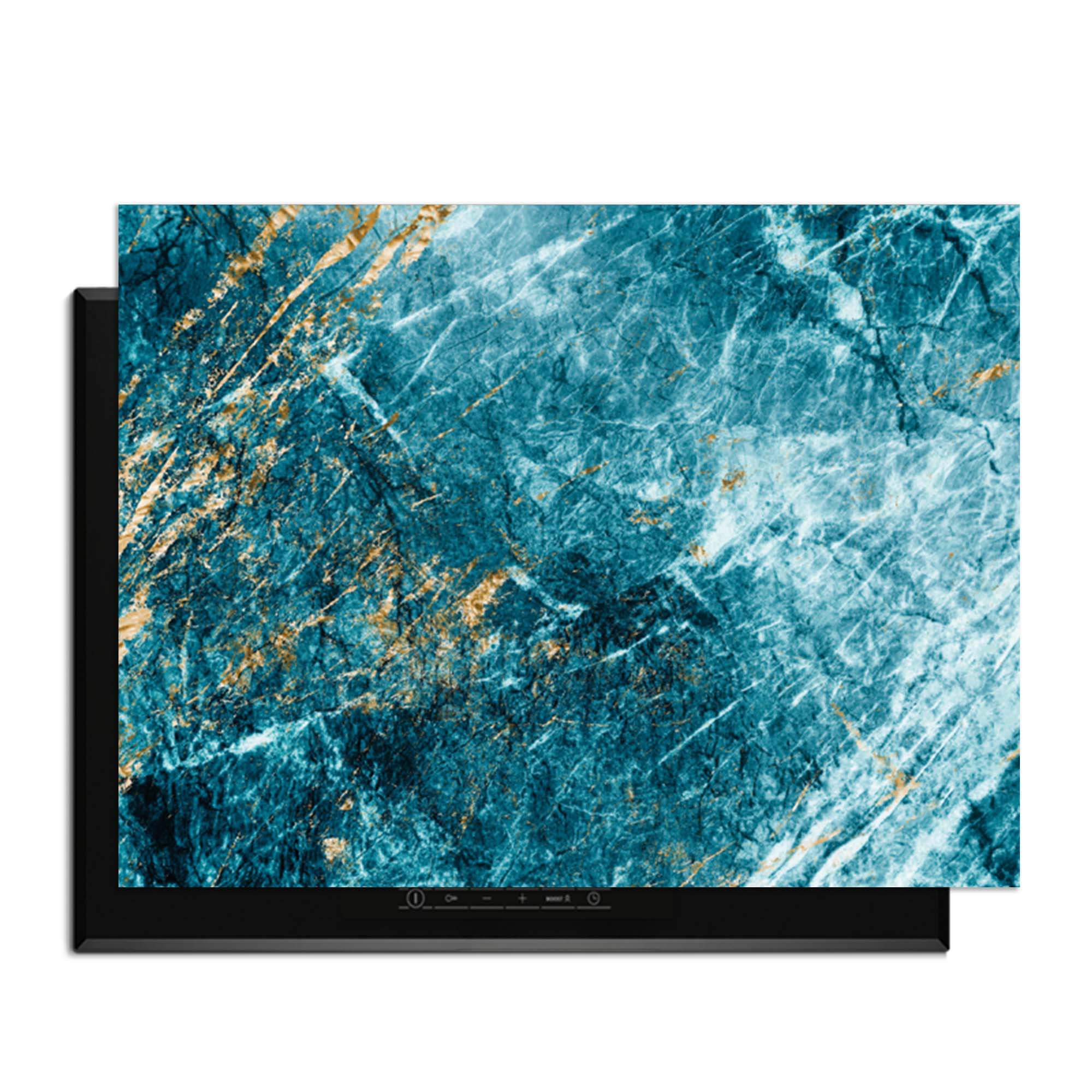 Deep Ocean Marble – Inductie Beschermer met luxe marmerpatroon in blauwtinten en gouden accenten