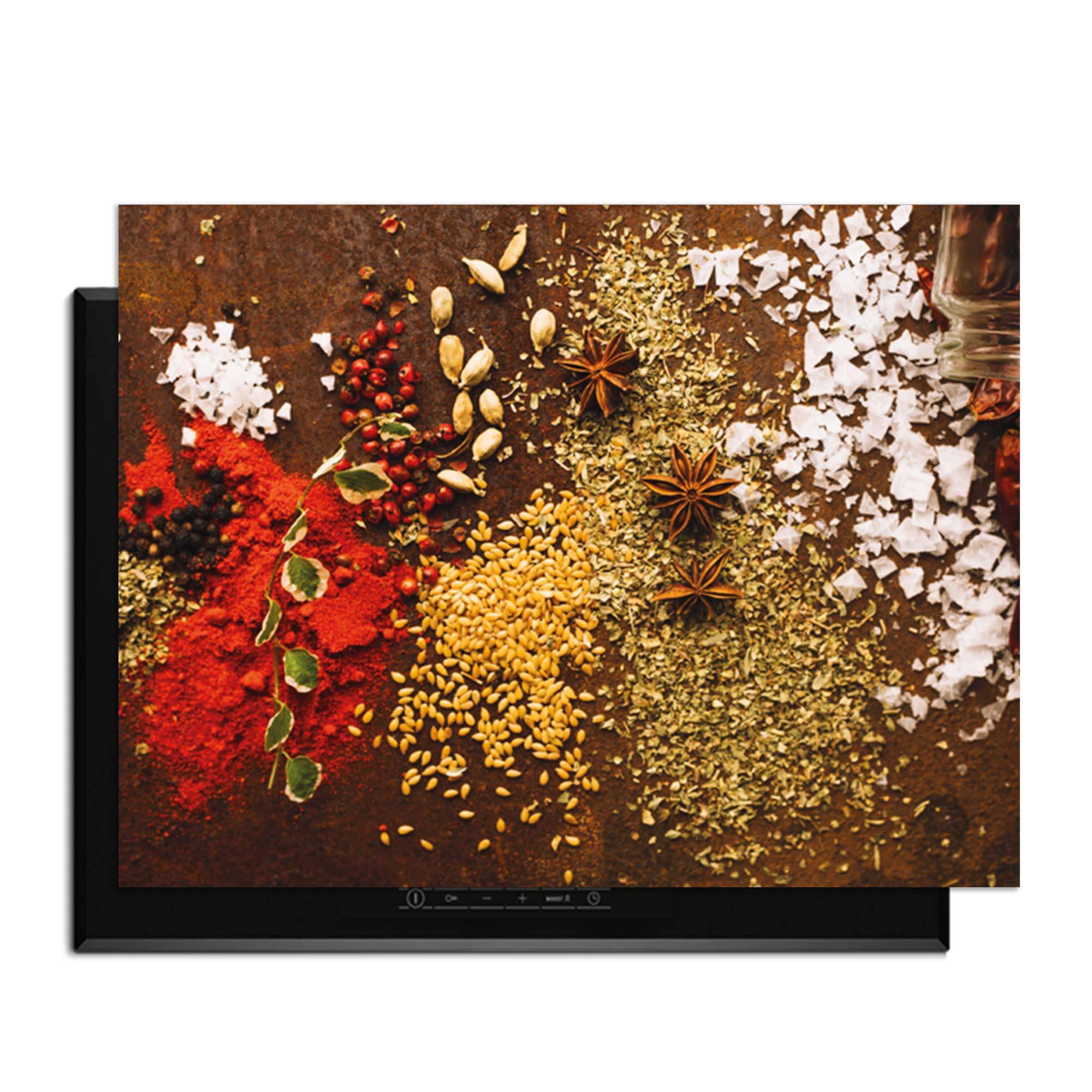 Spice Symphony – Inductie Beschermer met kleurrijke specerijen op een keukenoppervlak.