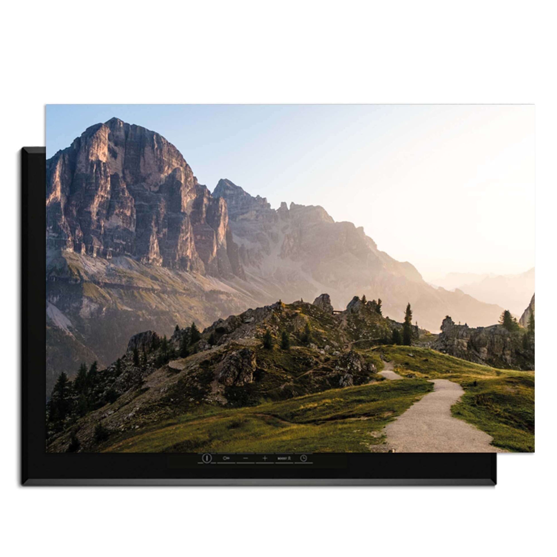 Morning Trails – Inductie Beschermer met een rustgevend berglandschap in zachte ochtendkleuren.