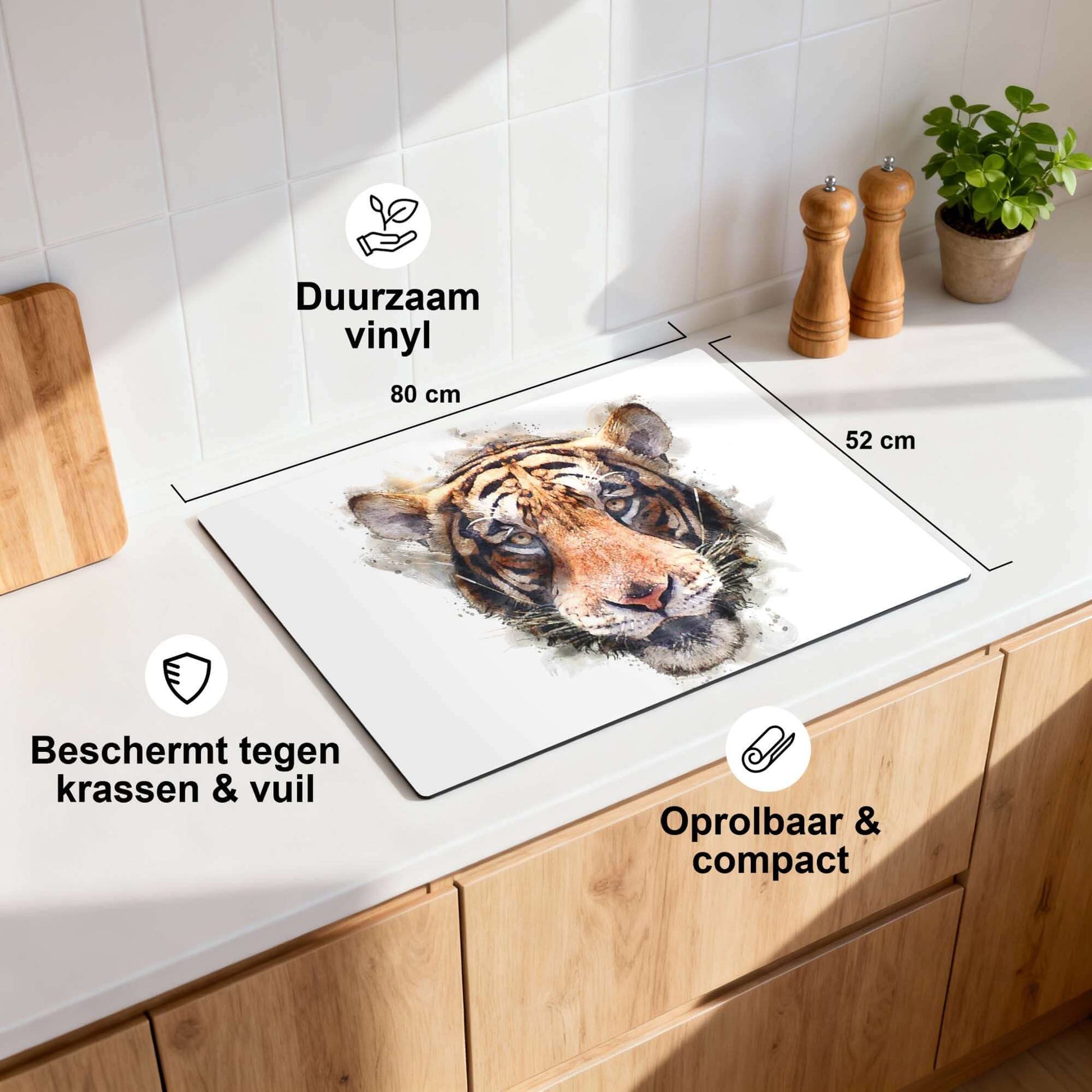 Majestic Tiger - Inductie Beschermer op een keukenblad, duurzaam vinyl, 80x52 cm, beschermt tegen krassen en vuil.