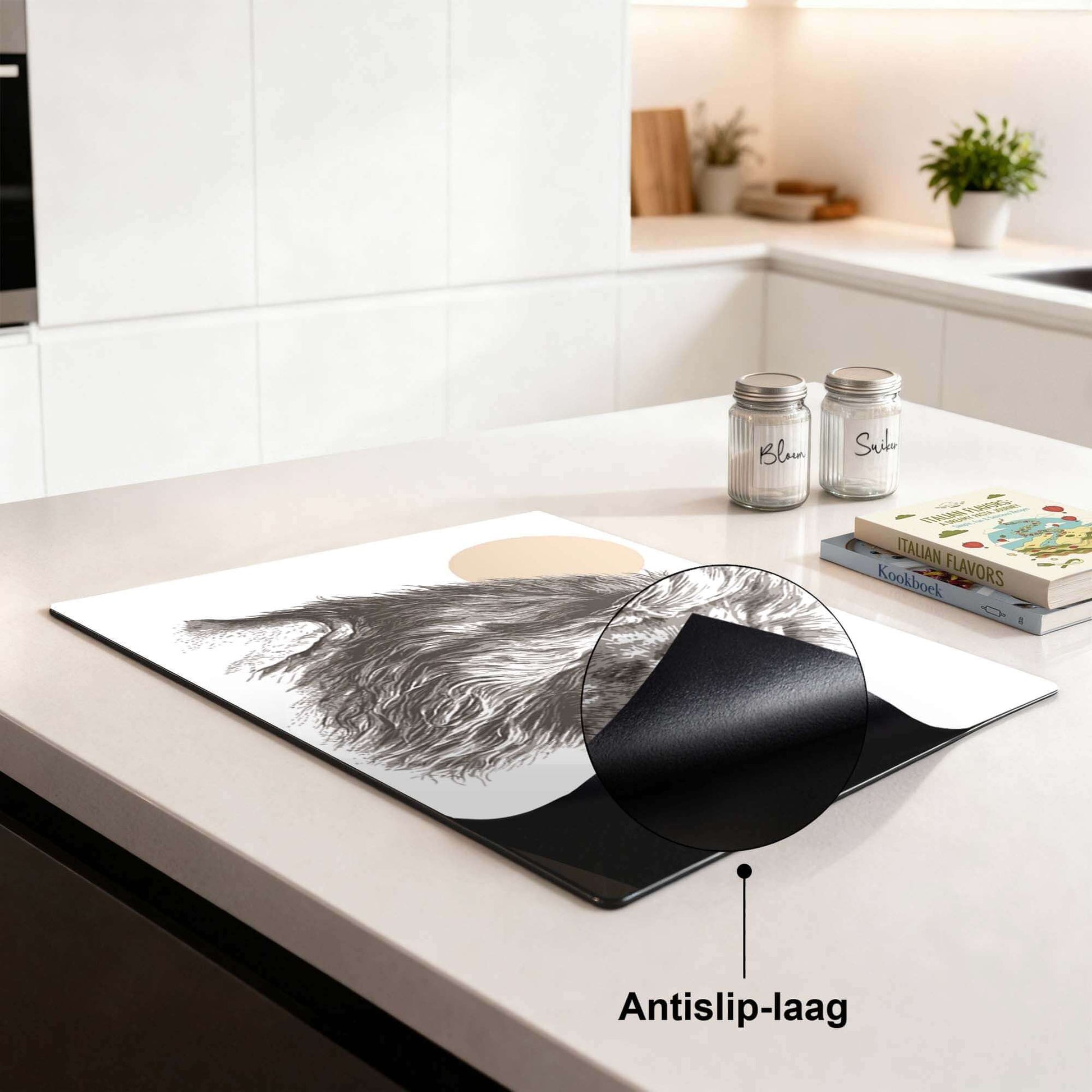 Majestic Lion - Inductie Beschermer met antislip-laag voor extra grip en stijlvolle uitstraling in de keuken.