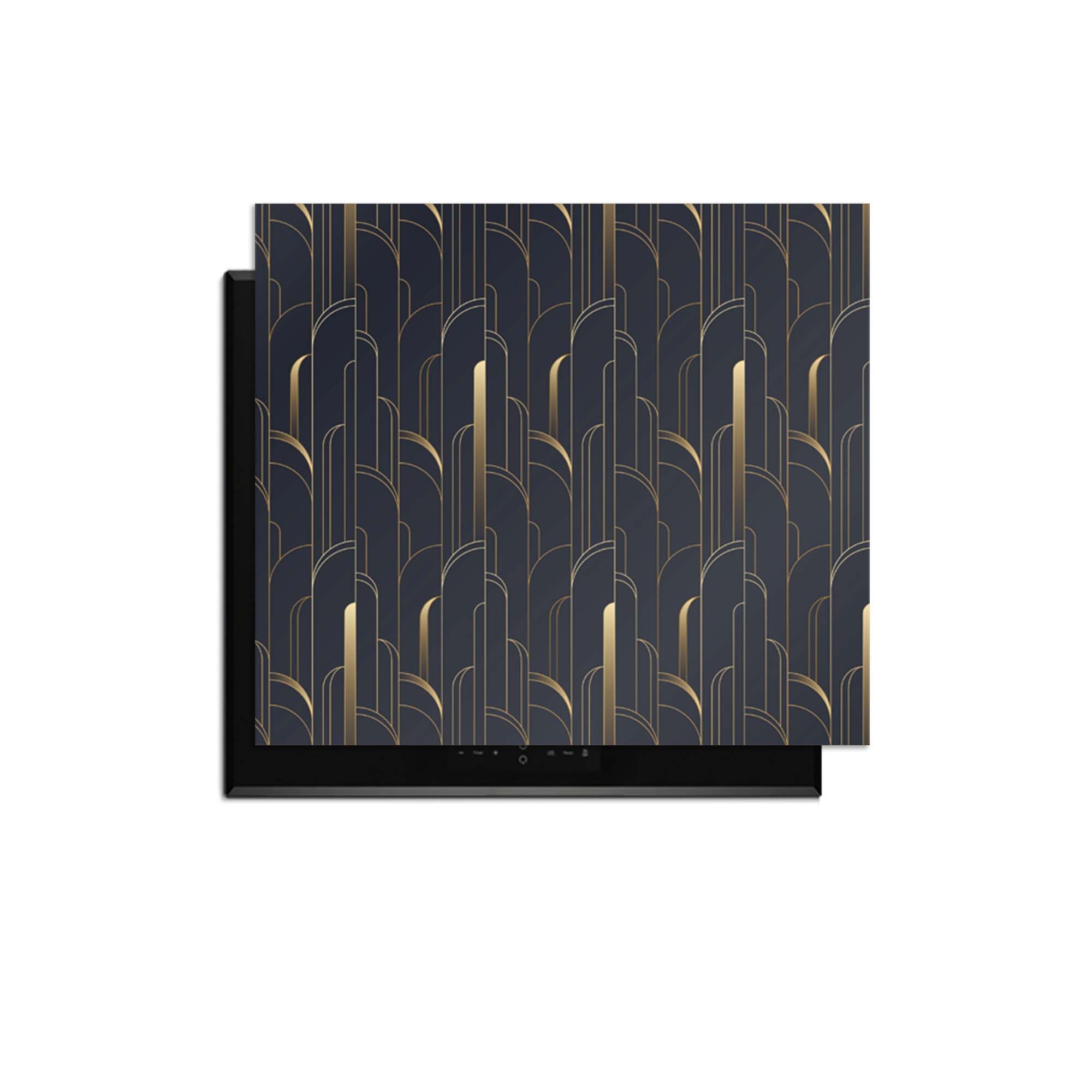 Art Deco Lines – Inductie Beschermer met geometrisch patroon in goudtinten voor luxe keuken.