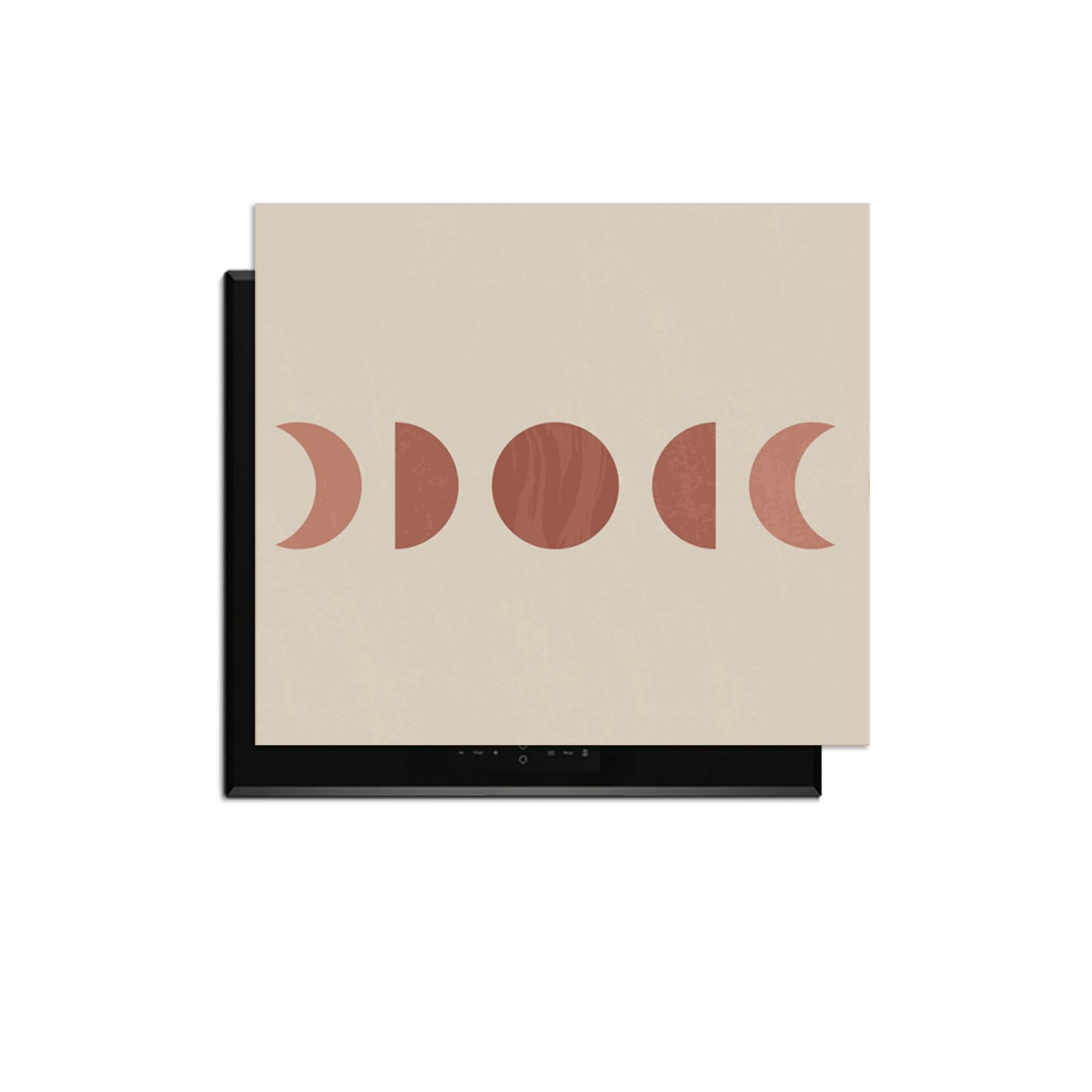 Lunar Rhythm – Japandi Inductie Beschermer met maanfasen in warme tinten voor een rustgevende keuken.