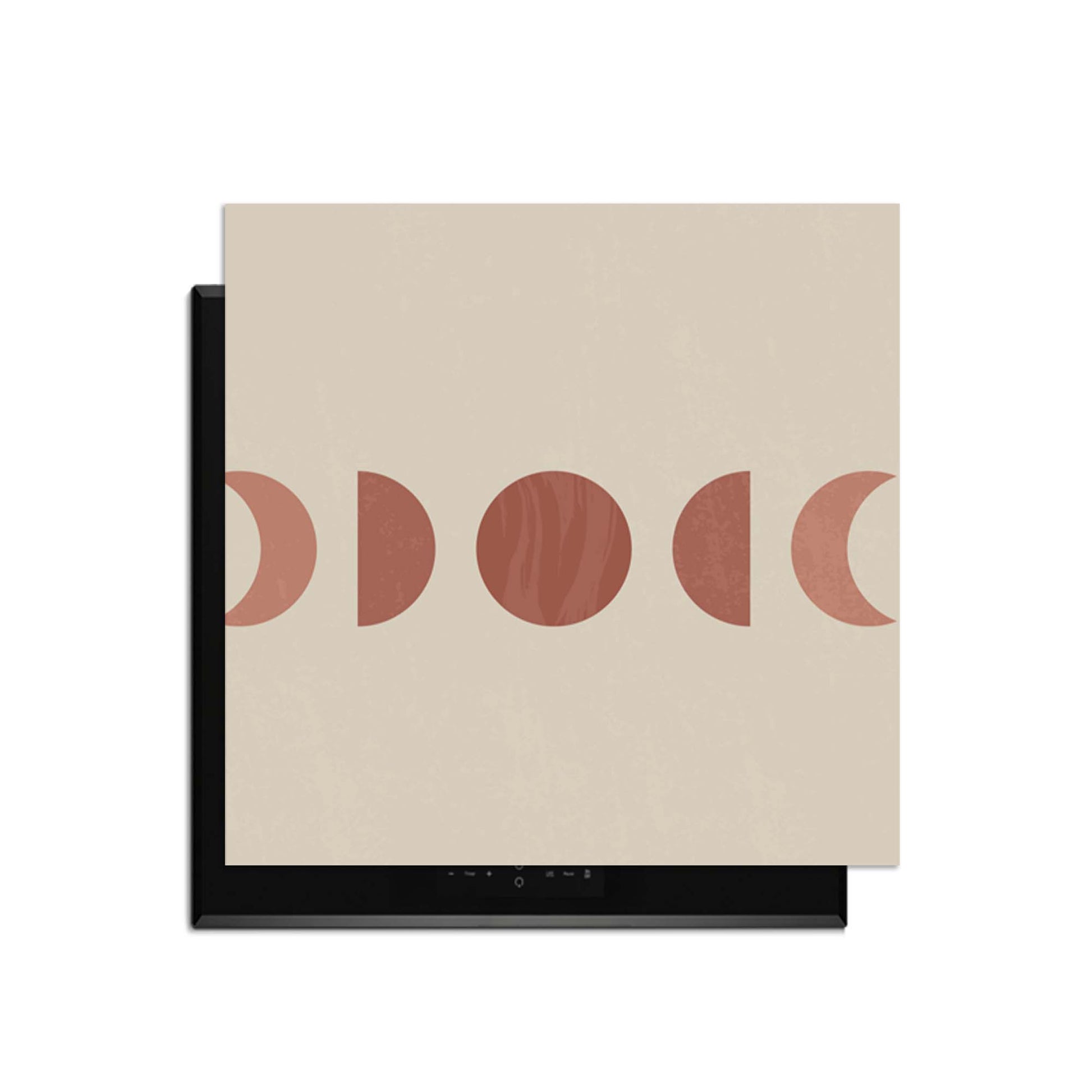 Lunar Rhythm – Japandi Inductie Beschermer met maanfasen in warme tinten, ideaal voor je keuken.