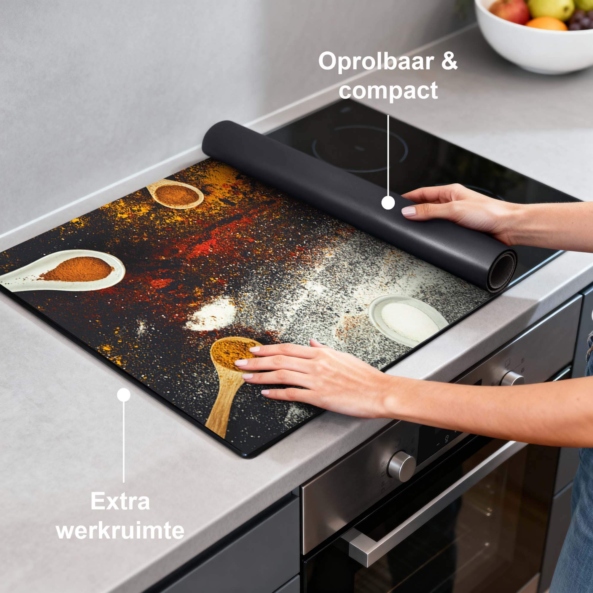 Spice Fusion – Inductie Beschermer op oplaadbare en compacte werkruimte met specerijen en houten lepels