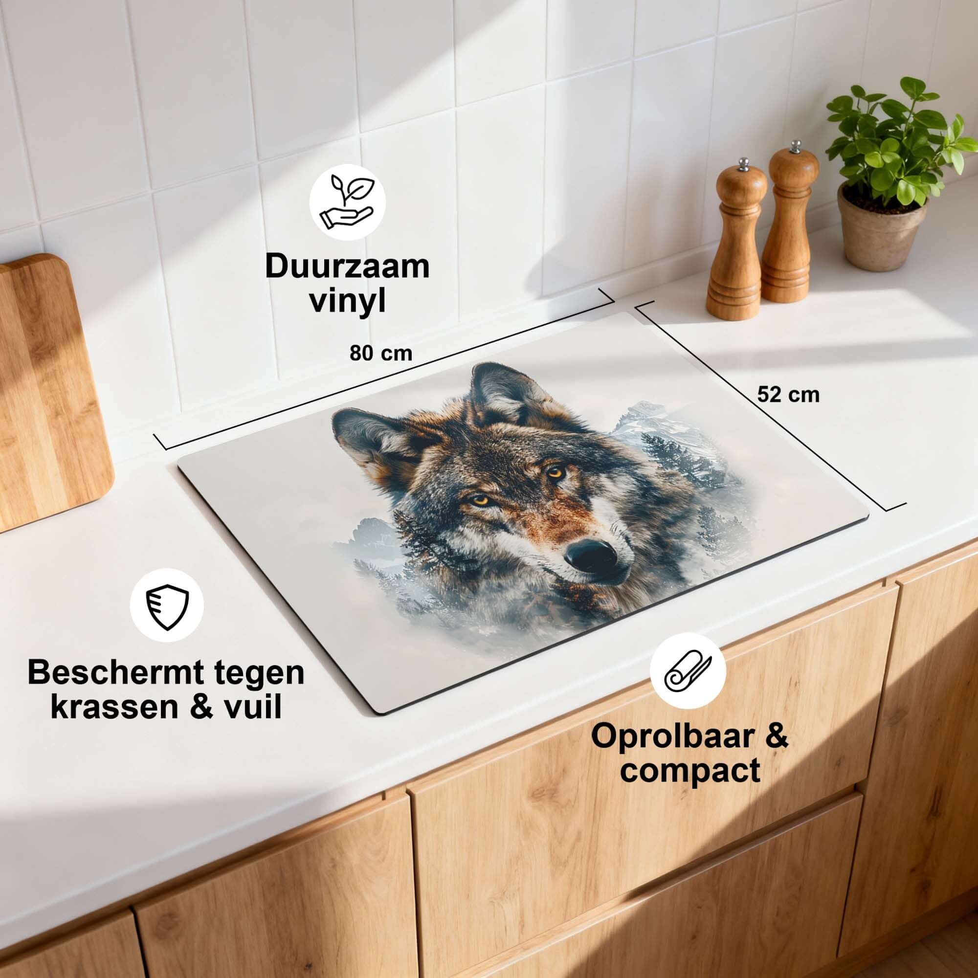 Majestic Wolf - Inductie Beschermer op een keukenblad, duurzaam vinyl en beschermt tegen krassen en vuil.