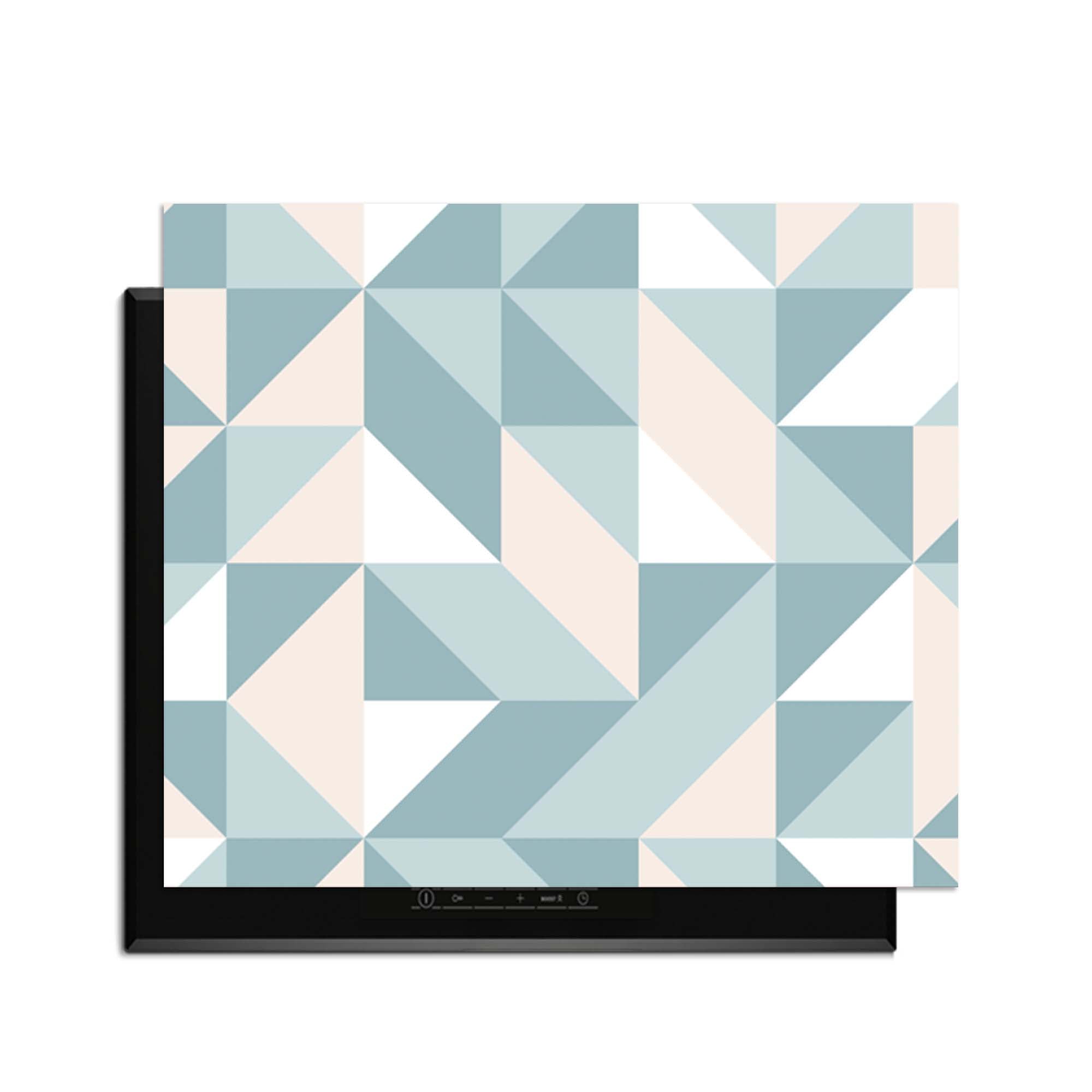 Pastel Triangles – Inductie Beschermer met speels geometrisch patroon in zachte pastelkleuren.