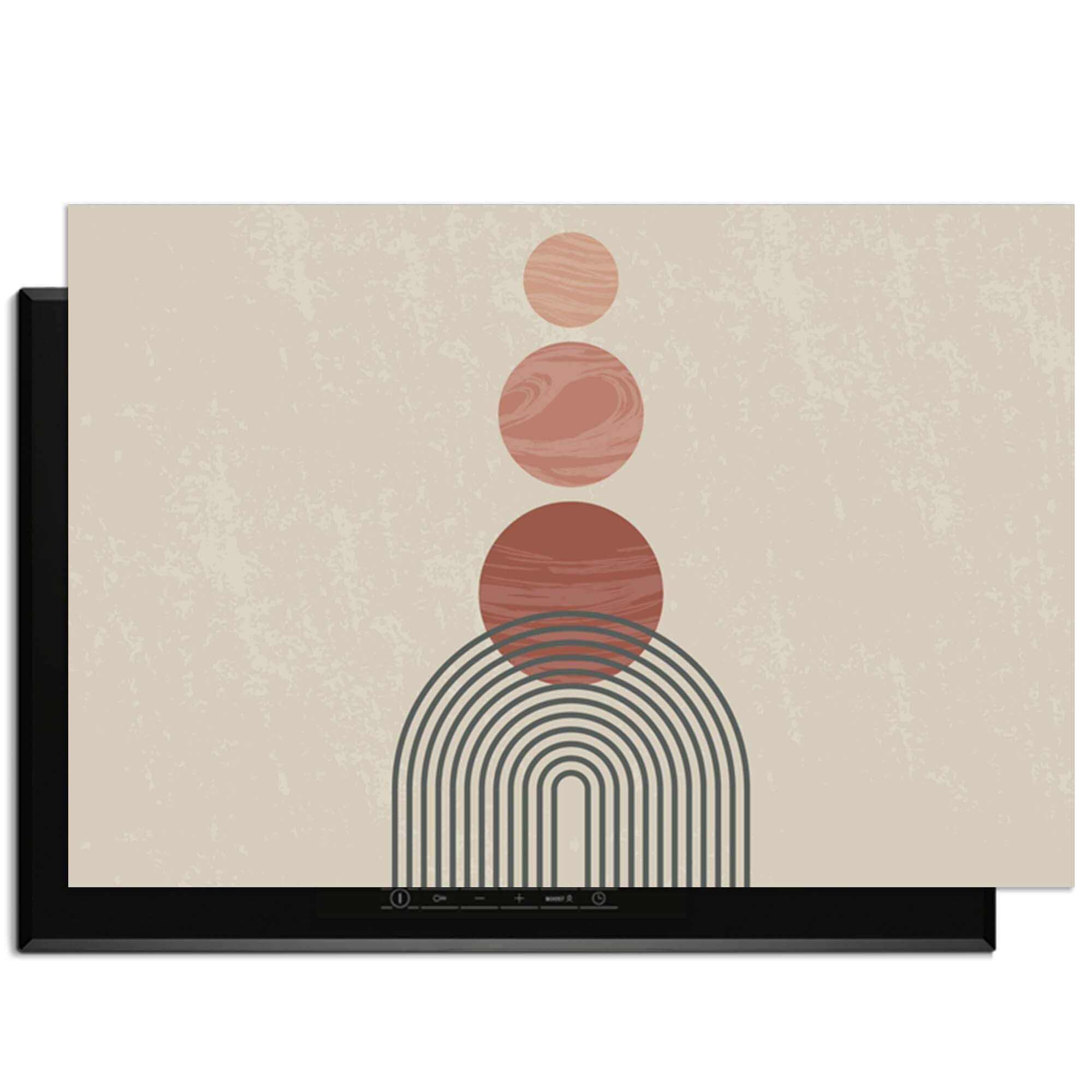 Zen Circles – Japandi Inductie Beschermer met grafische cirkels in warme tinten.