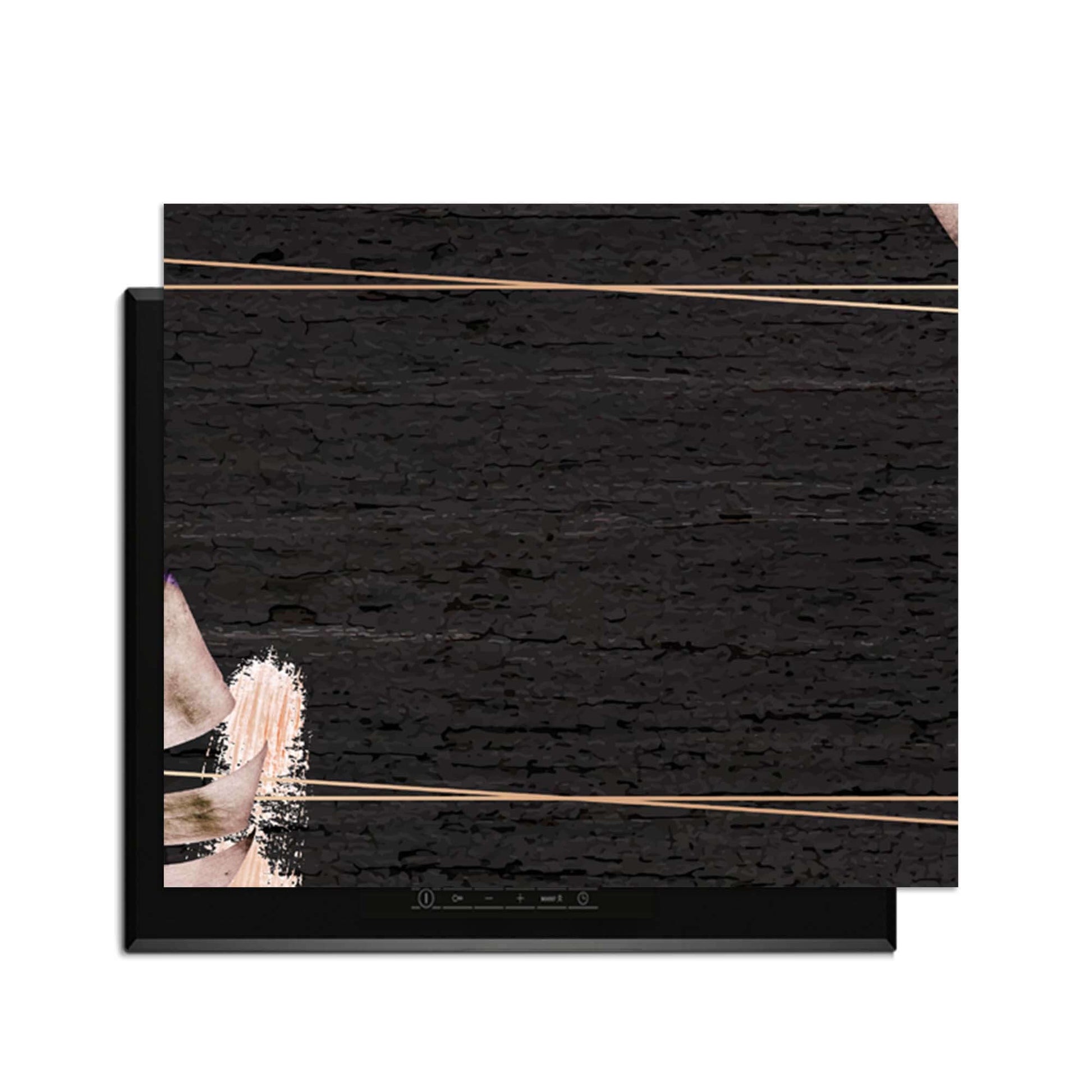 Midnight Leaves - Inductie Beschermer met zwarte achtergrond, beige bladeren en gouden accenten.