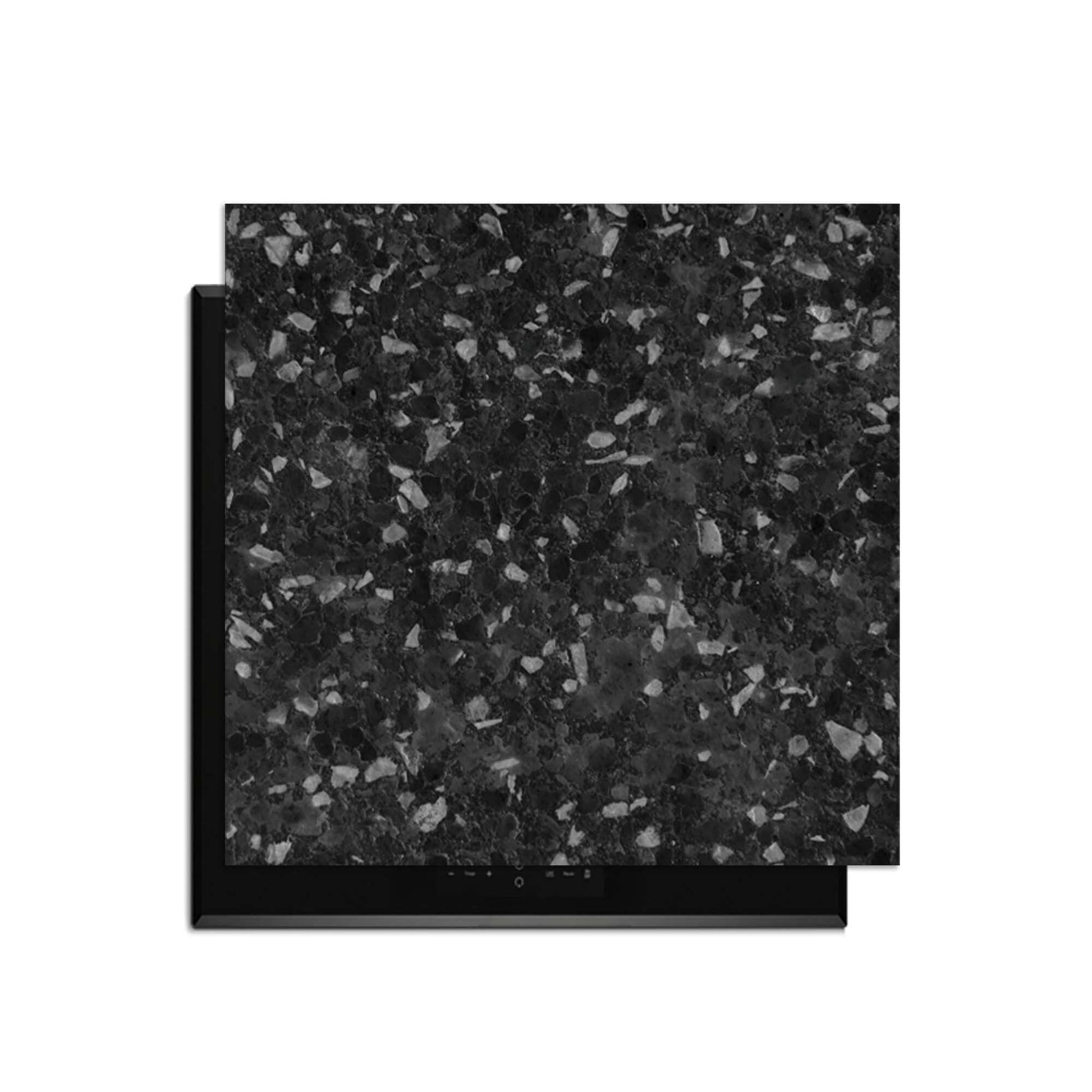 Obsidian Granite - Inductie Beschermer met een stoere zwarte granietprint en grijstinten voor een luxe uitstraling.